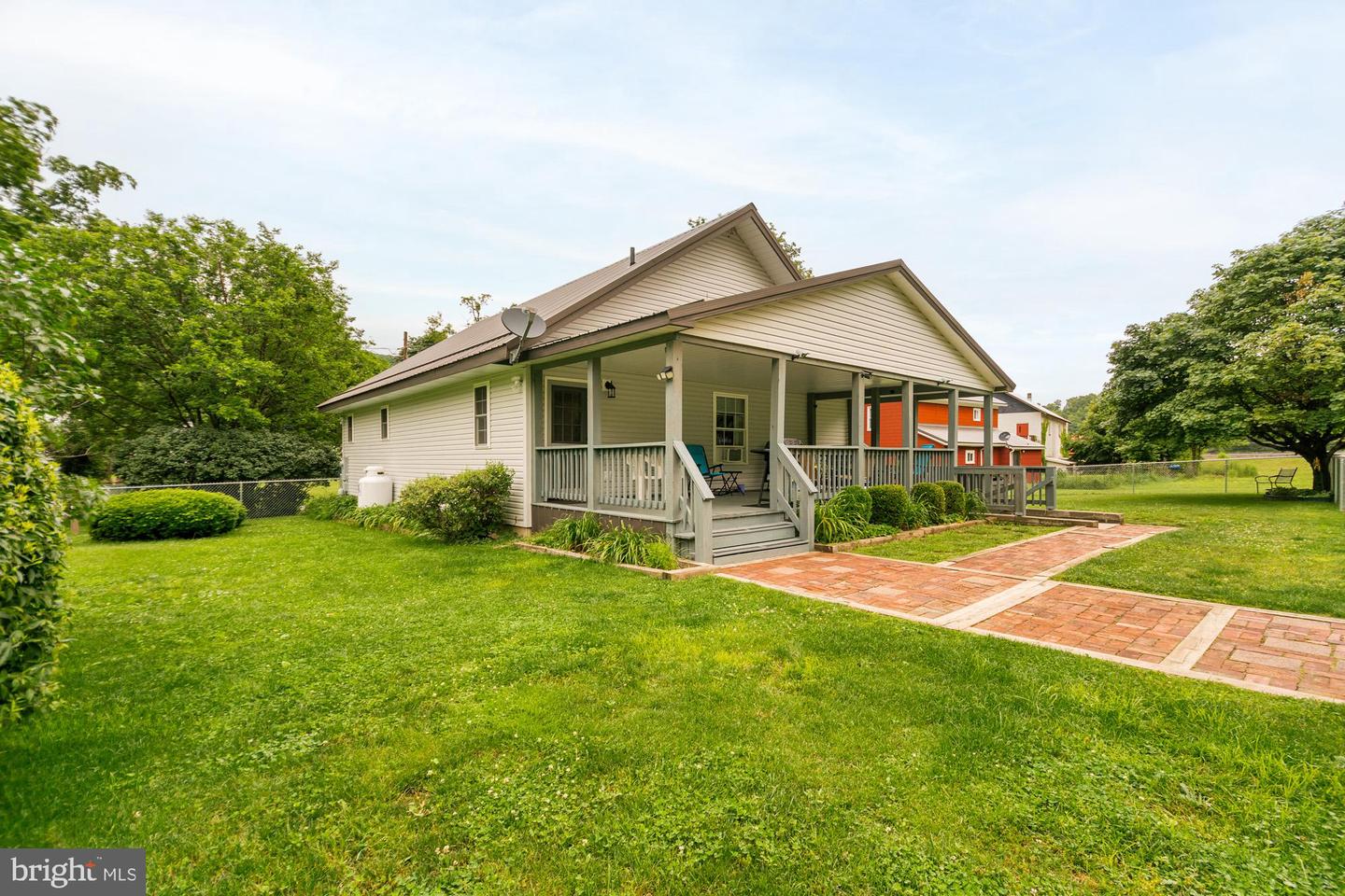 108 W Center St