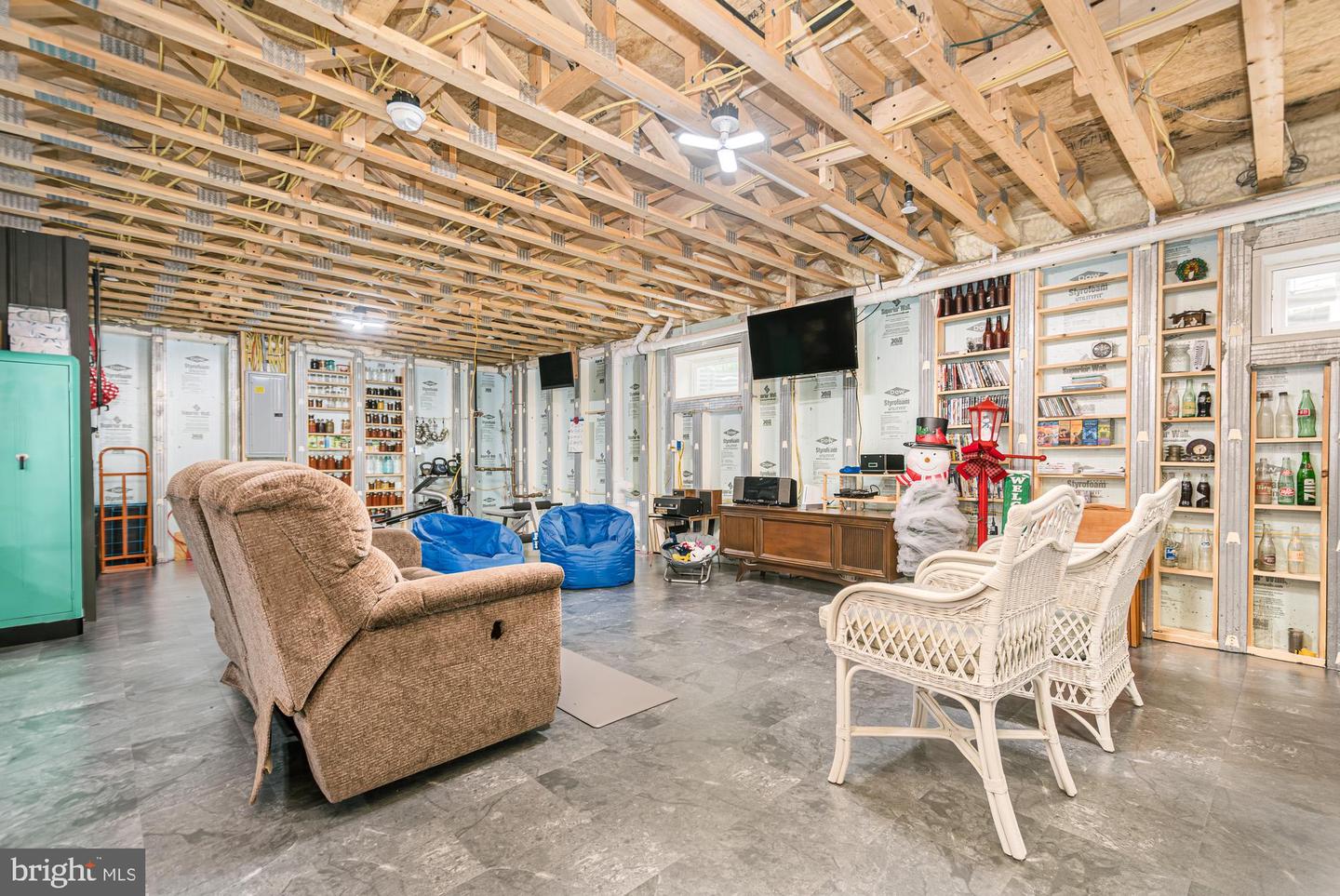 108 W Center St