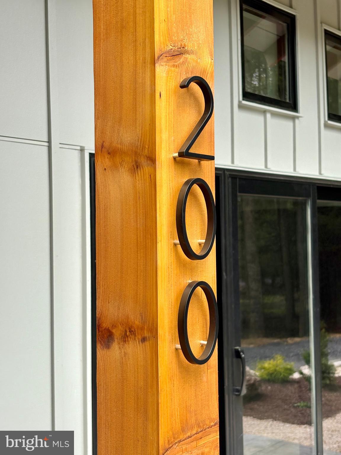 200 LAKE SHORE DRIVE