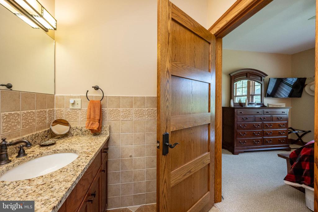 16 SILVER RIDGE COURT 41/2
