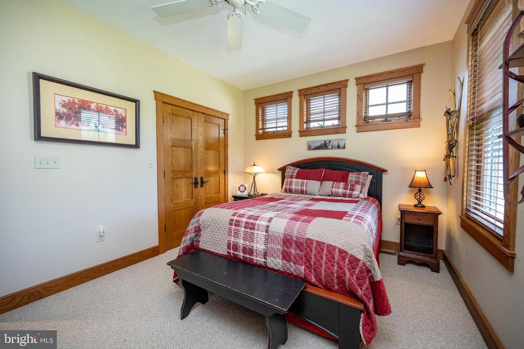 16 SILVER RIDGE COURT 41/2