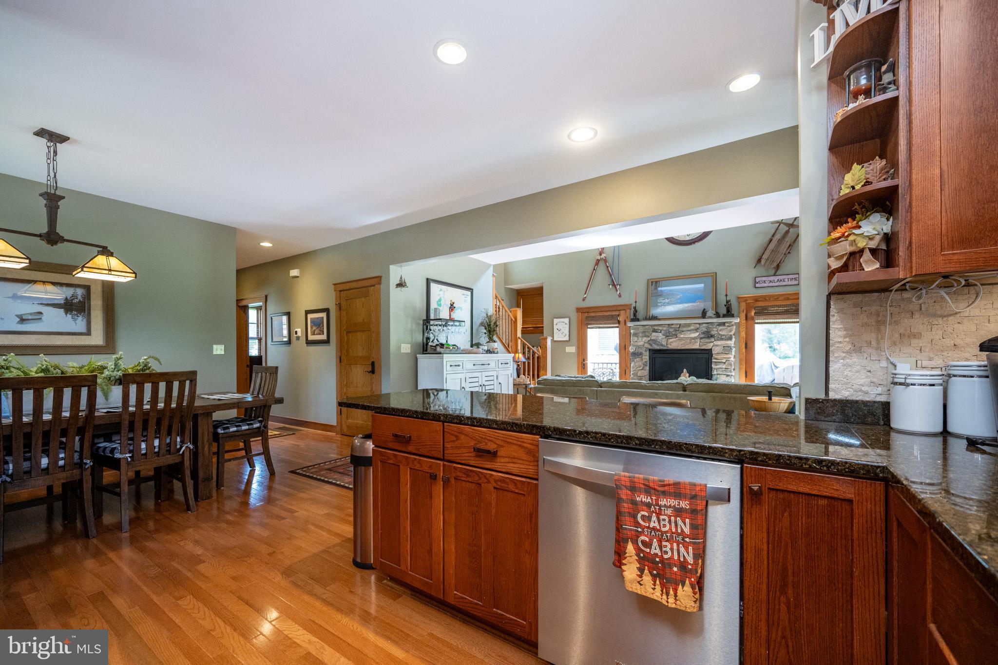 16 SILVER RIDGE COURT 41/2