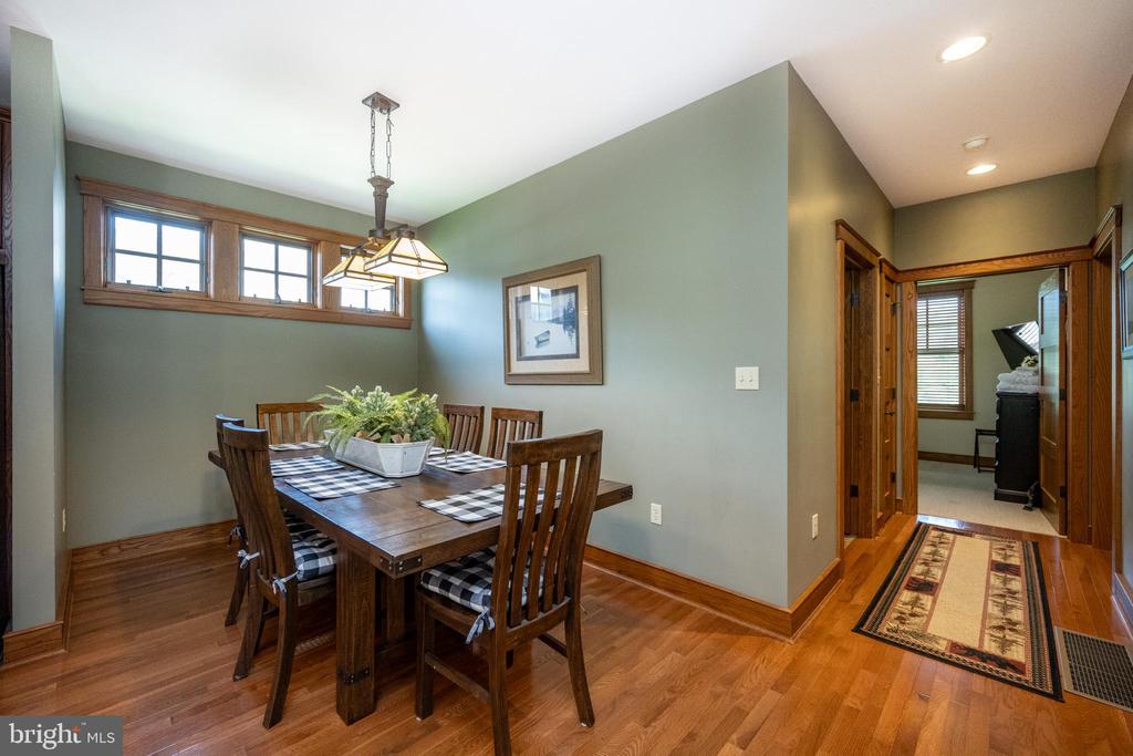 16 SILVER RIDGE COURT 41/2