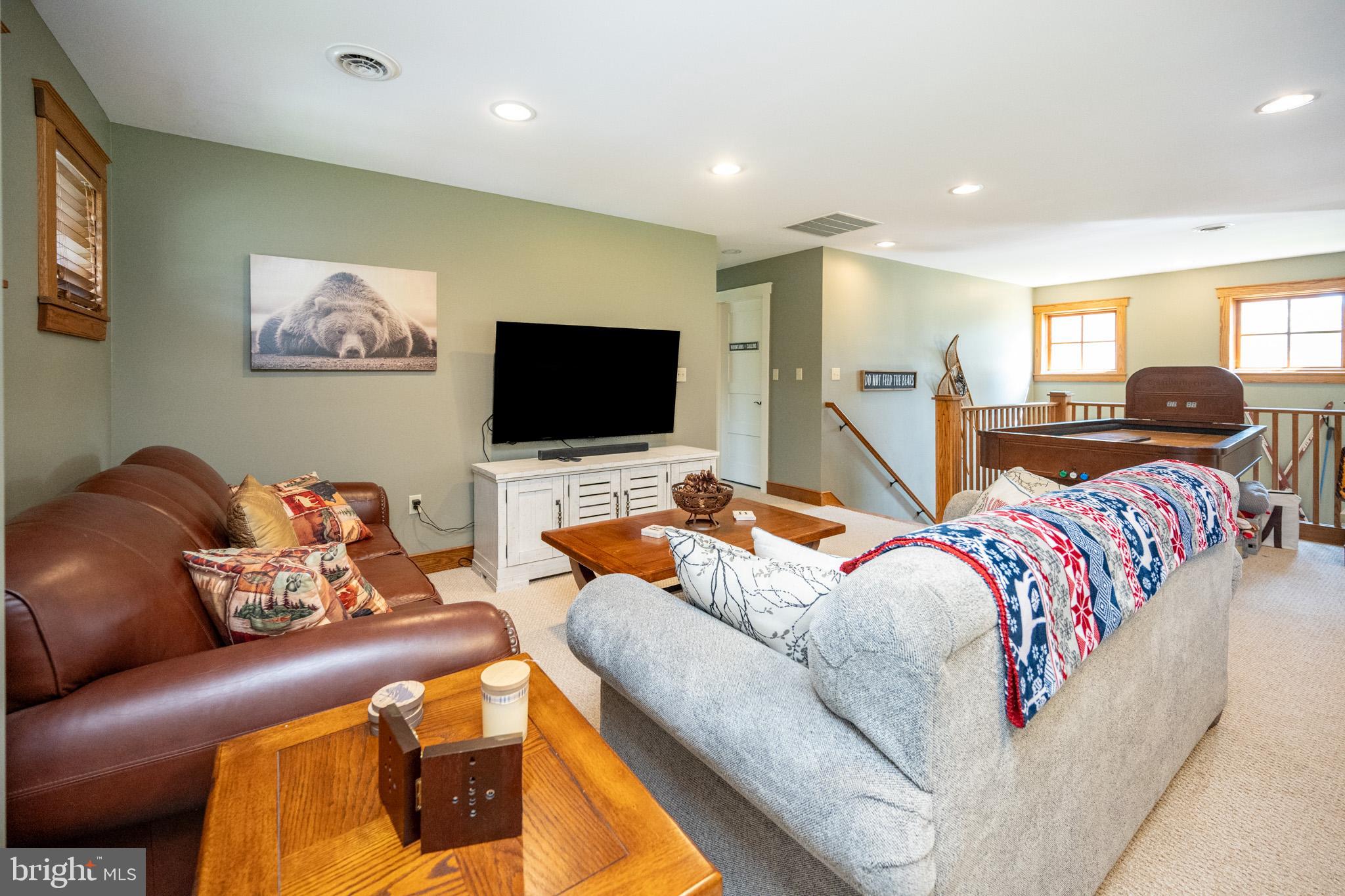 16 SILVER RIDGE COURT 41/2