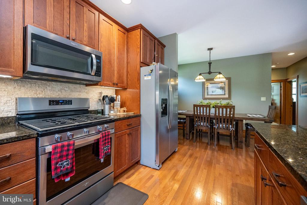 16 SILVER RIDGE COURT 41/2
