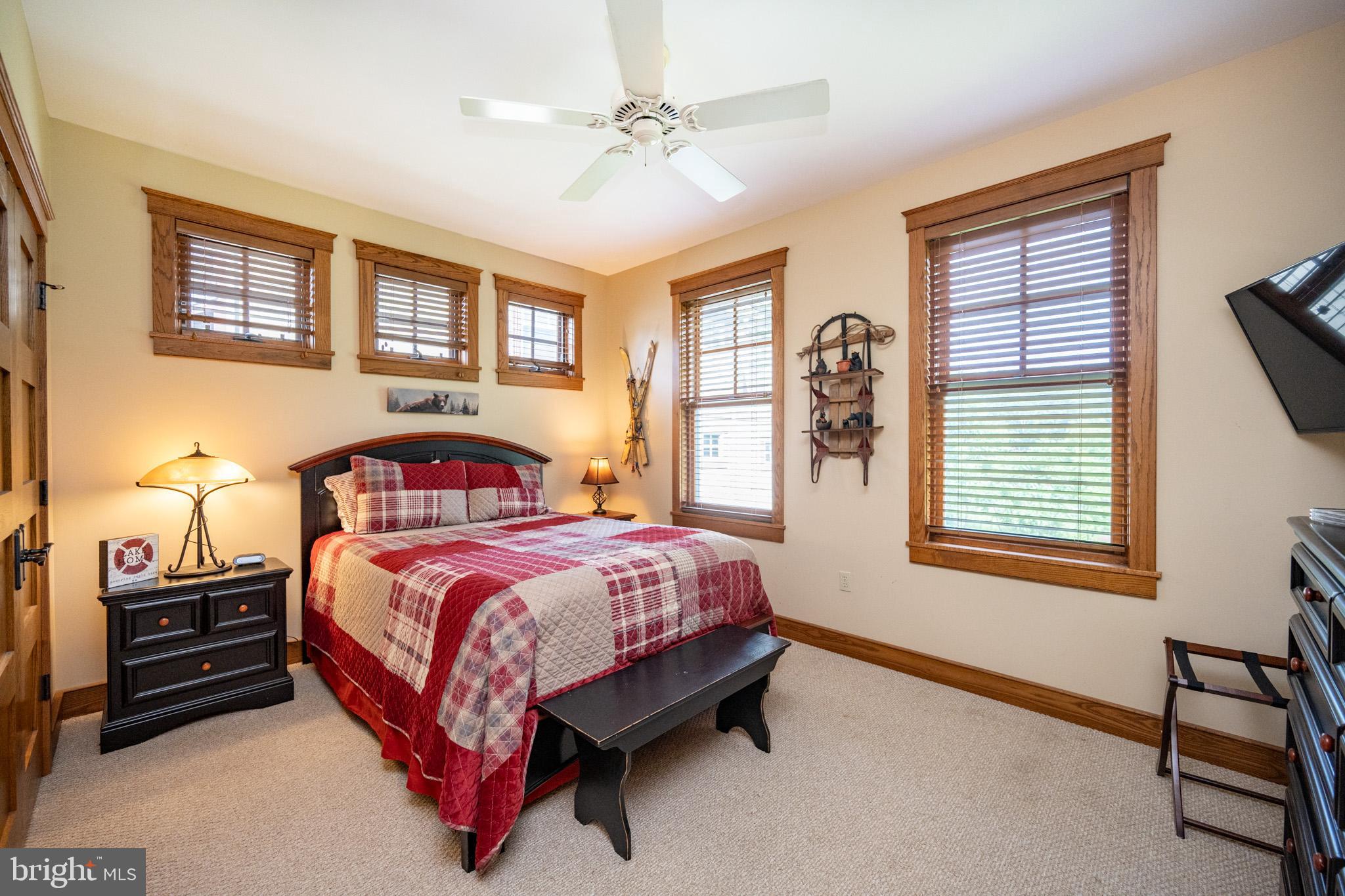 16 SILVER RIDGE COURT 41/2