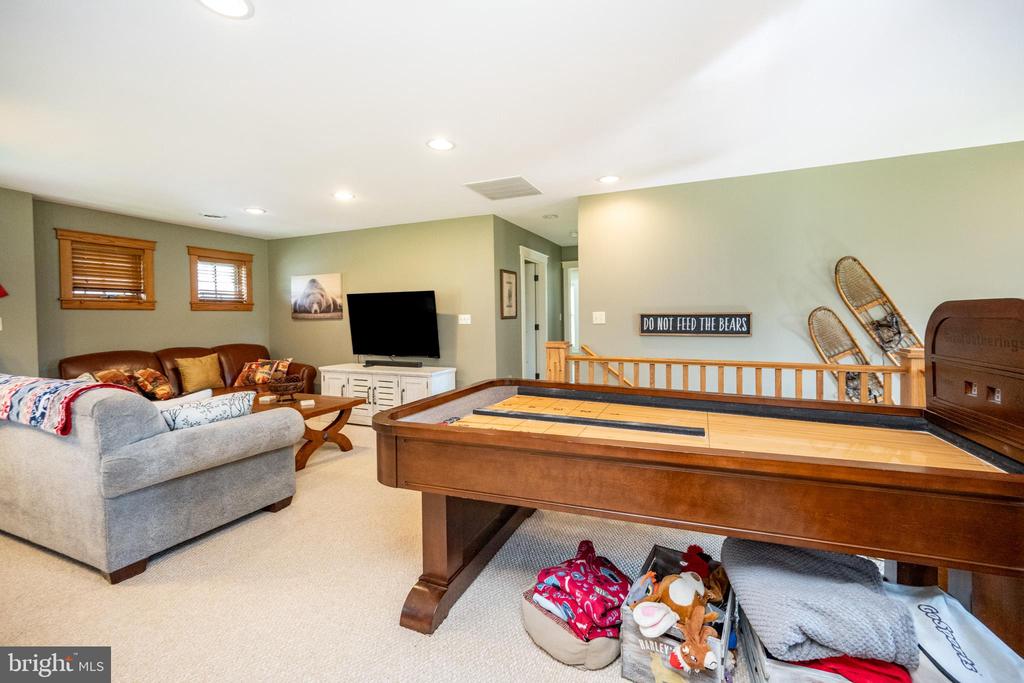 16 SILVER RIDGE COURT 41/2