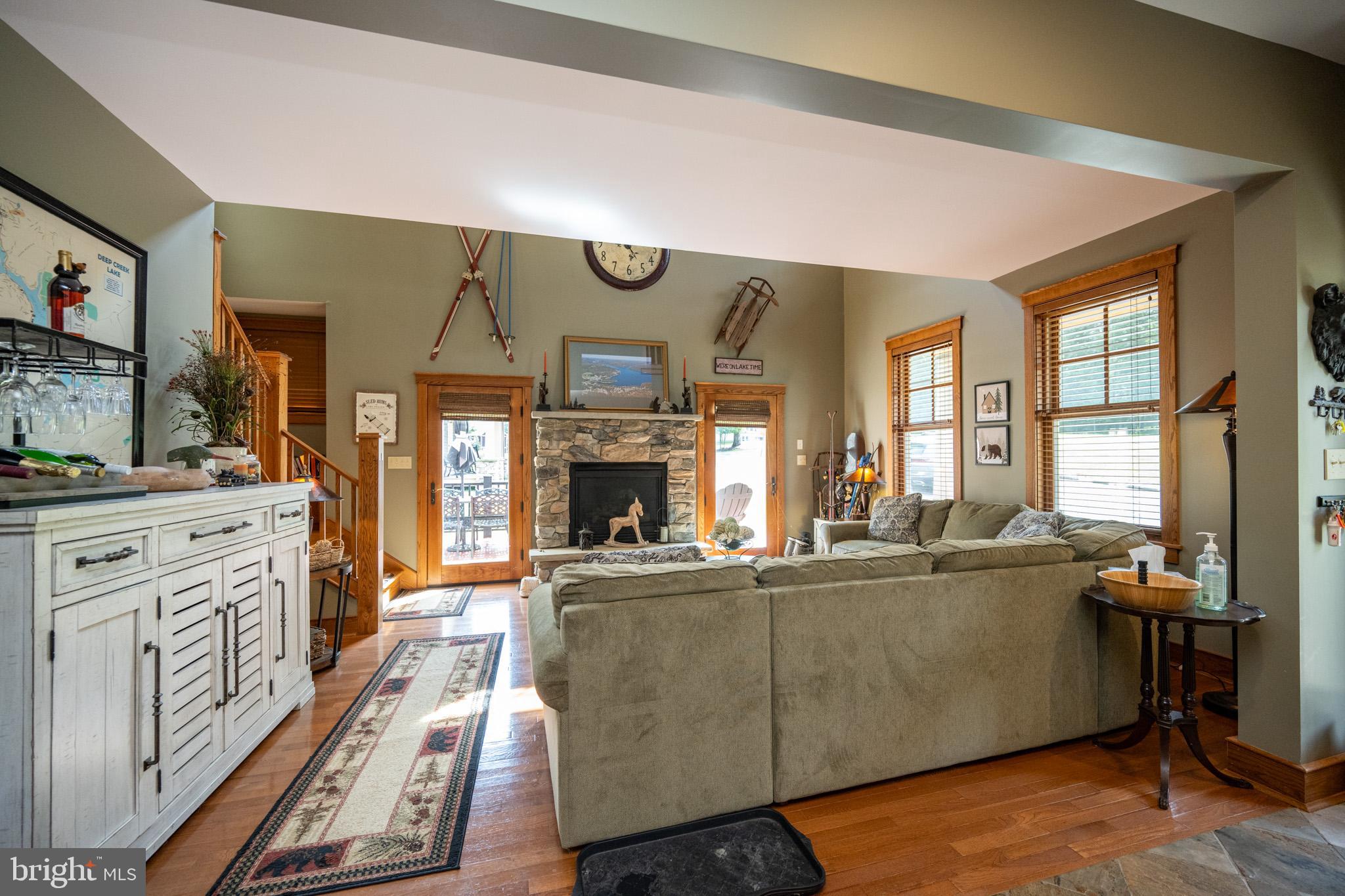 16 SILVER RIDGE COURT 41/2