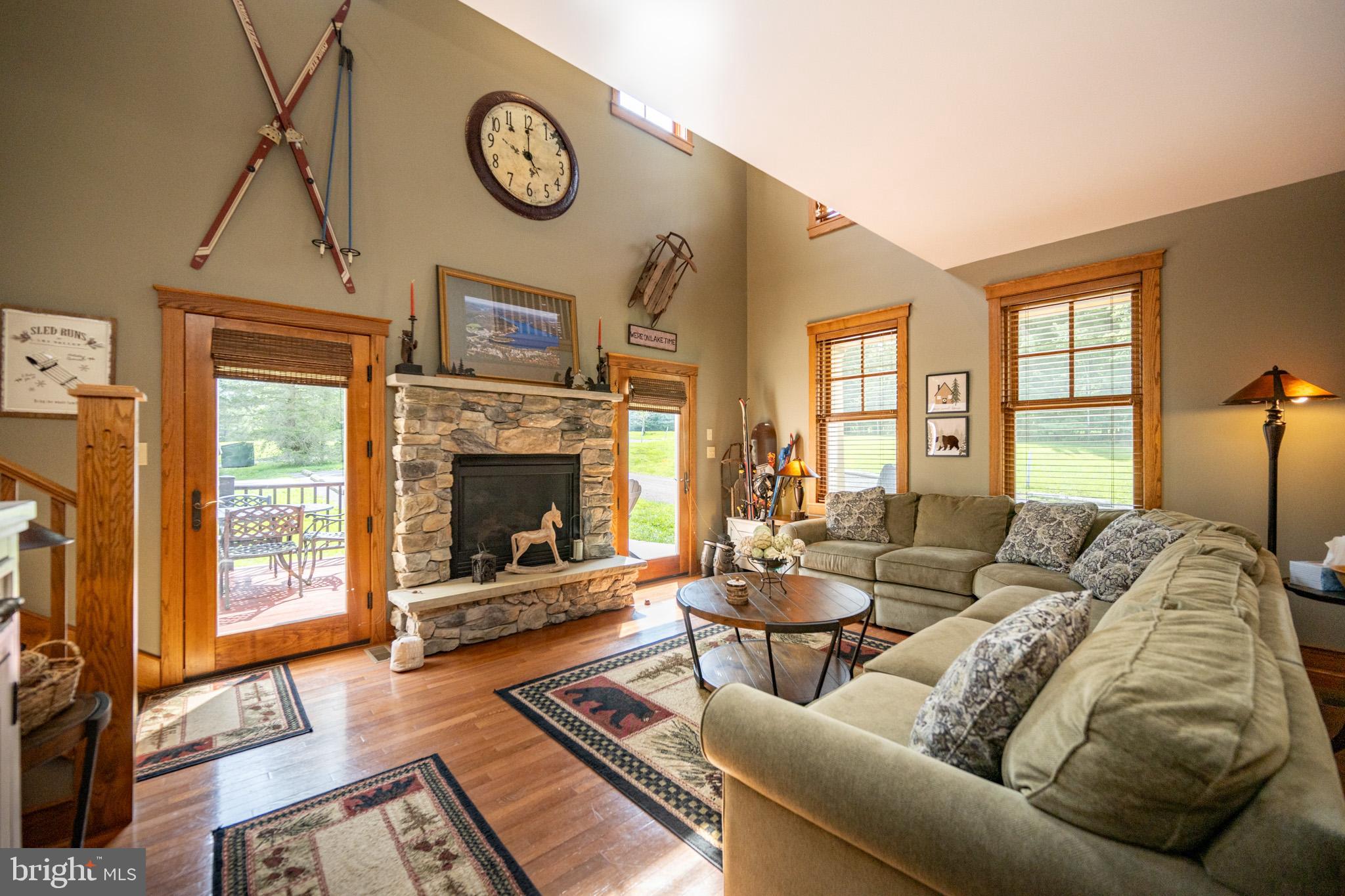 16 SILVER RIDGE COURT 41/2