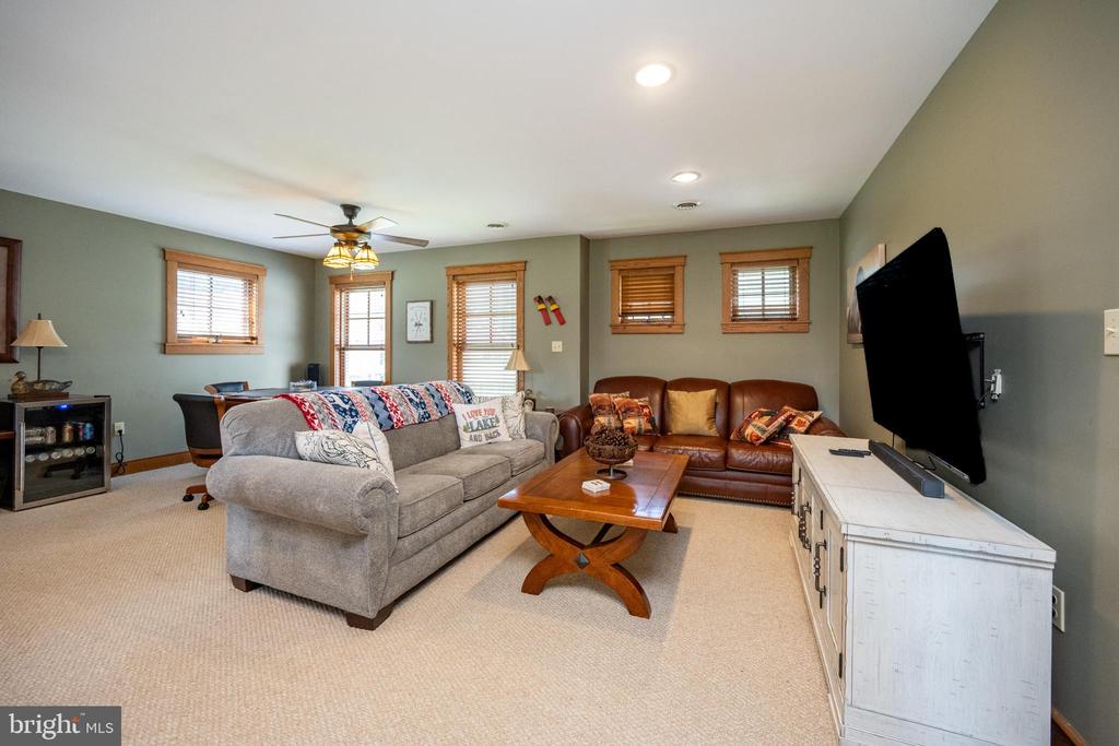 16 SILVER RIDGE COURT 41/2