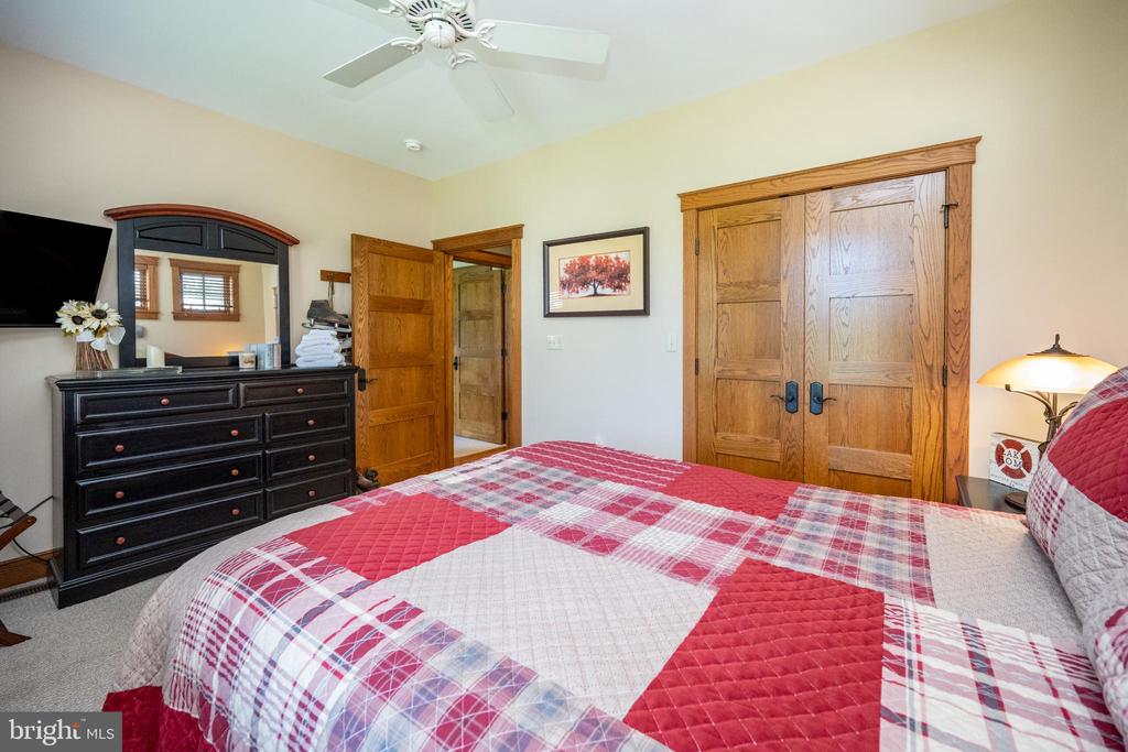 16 SILVER RIDGE COURT 41/2