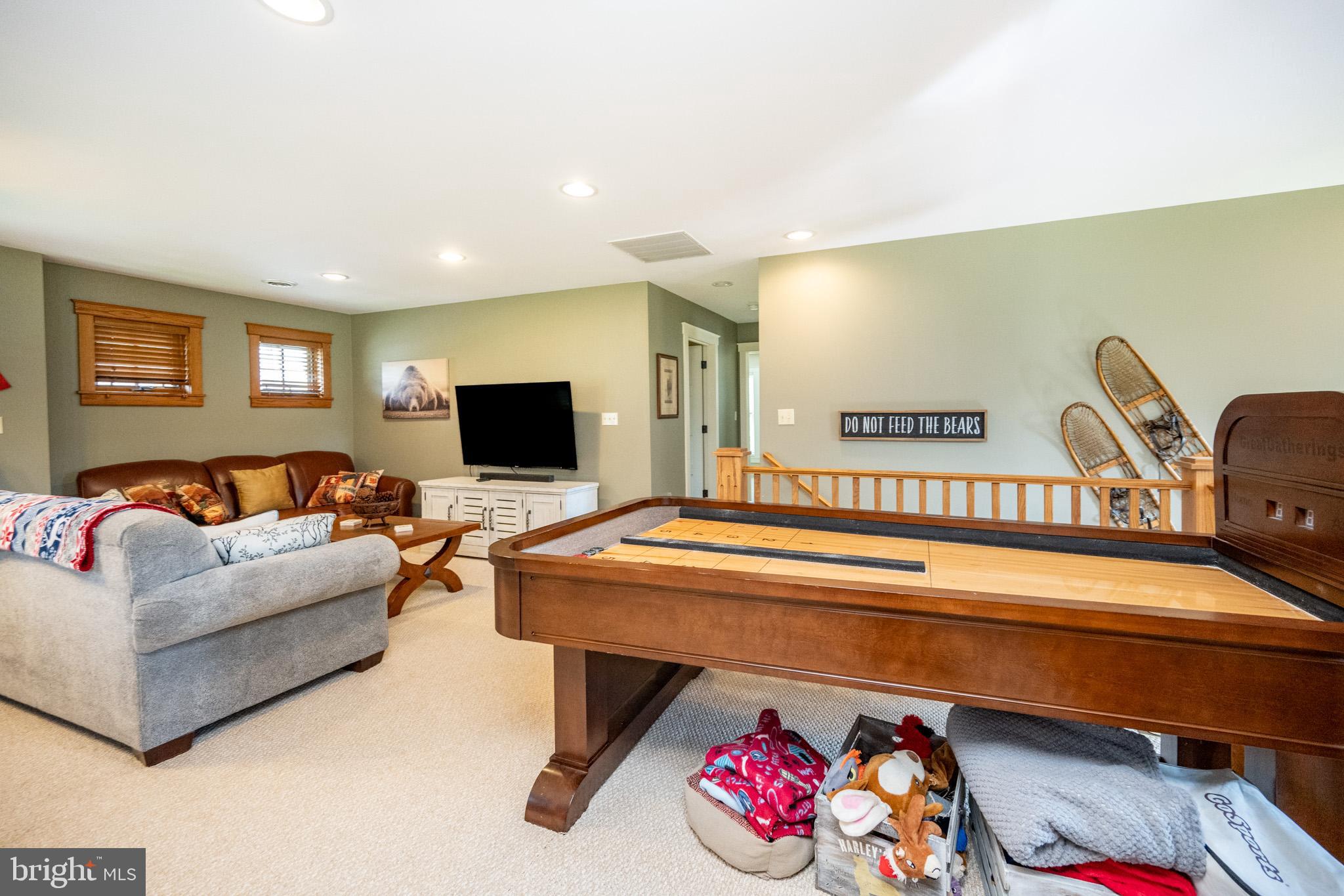 16 SILVER RIDGE COURT 41/2