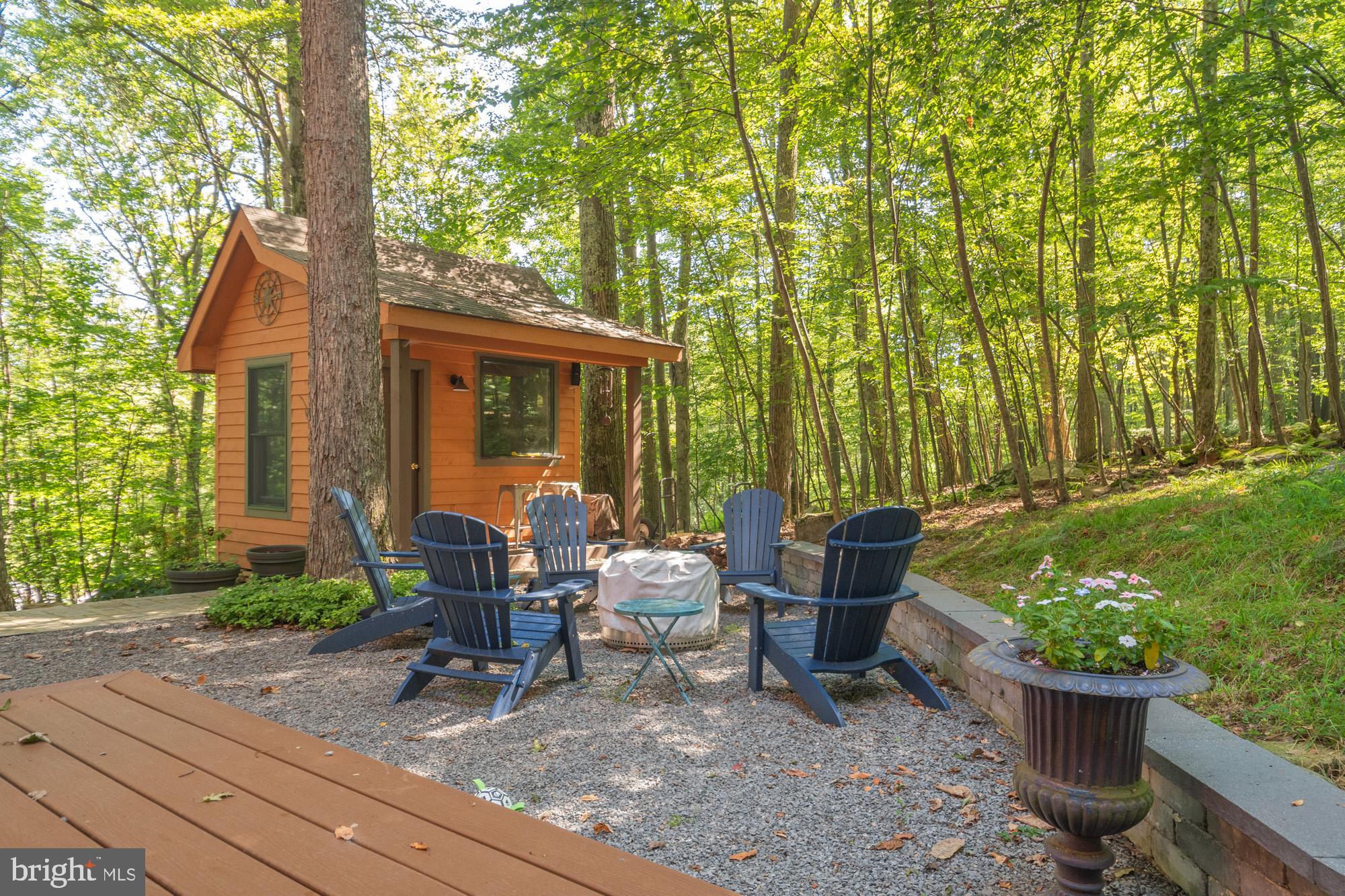 425 MOUNTAINVIEW DRIVE