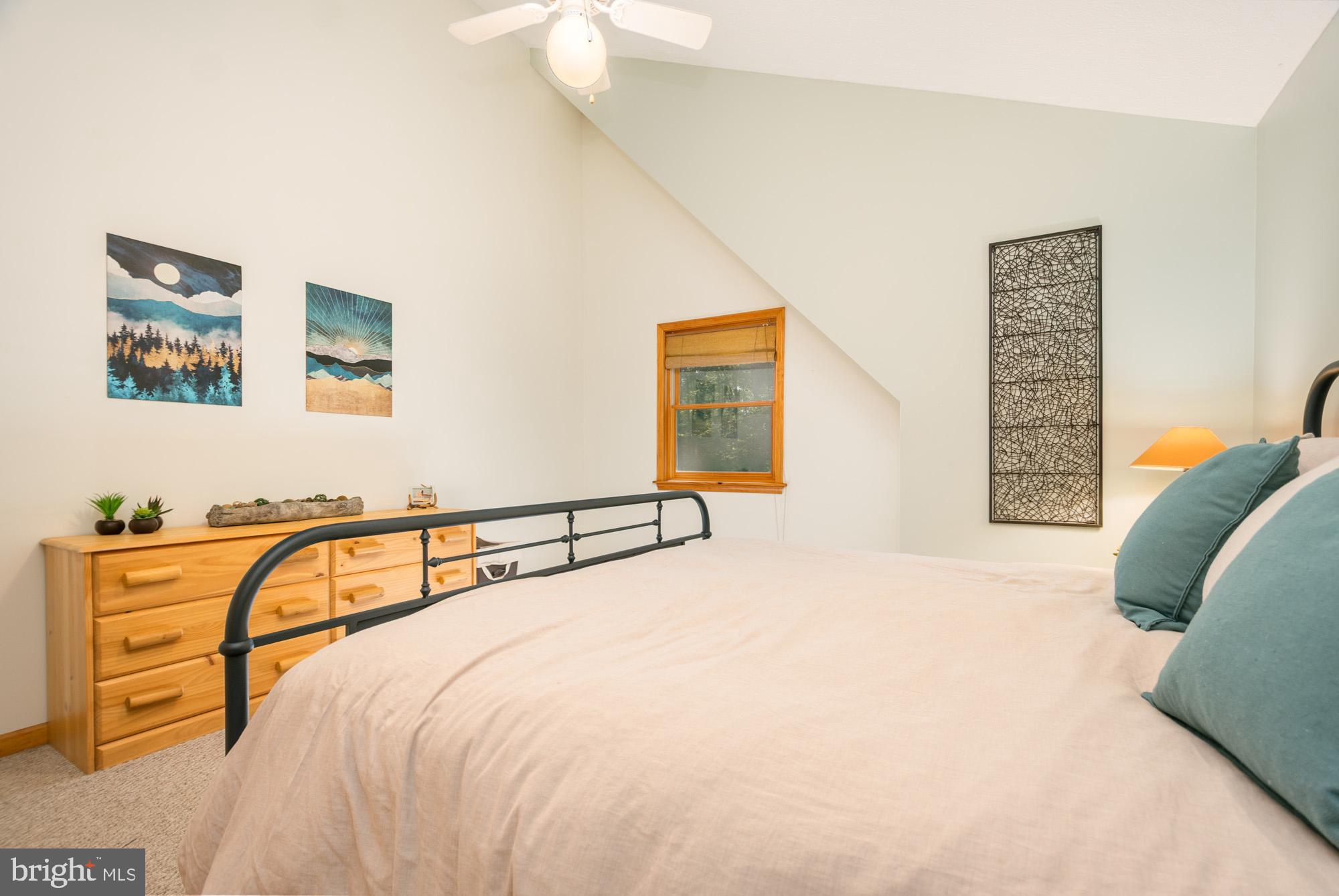 425 MOUNTAINVIEW DRIVE