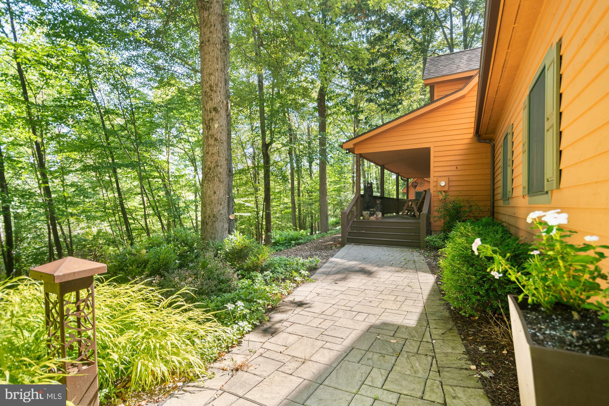 425 MOUNTAINVIEW DRIVE