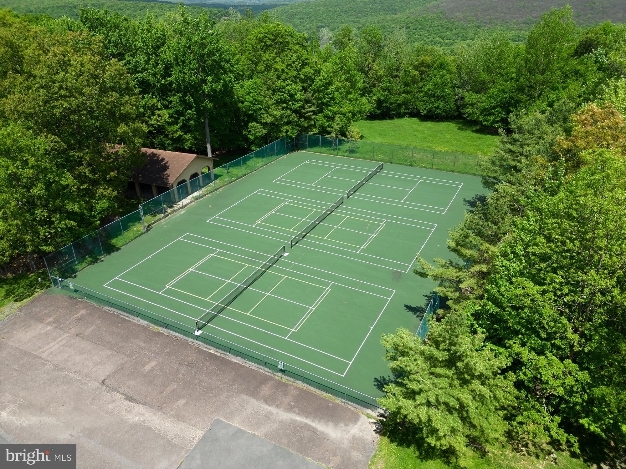 425 MOUNTAINVIEW DRIVE