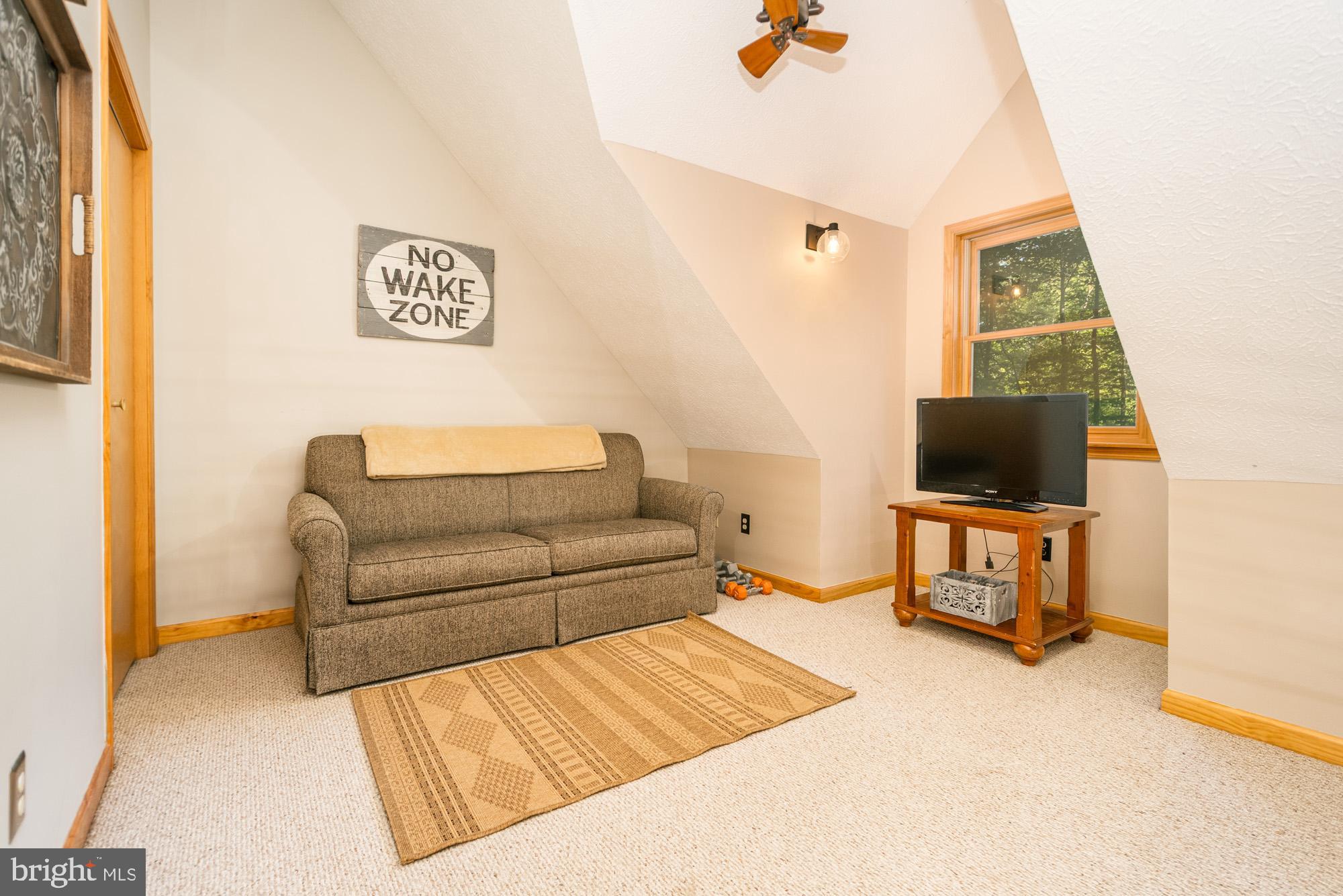 425 MOUNTAINVIEW DRIVE