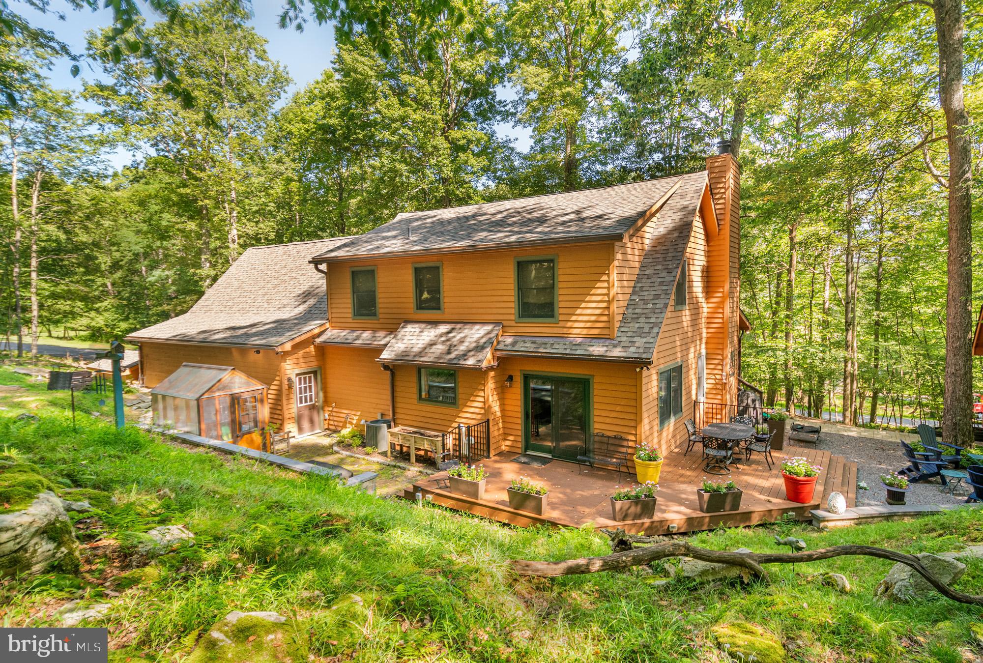 425 MOUNTAINVIEW DRIVE