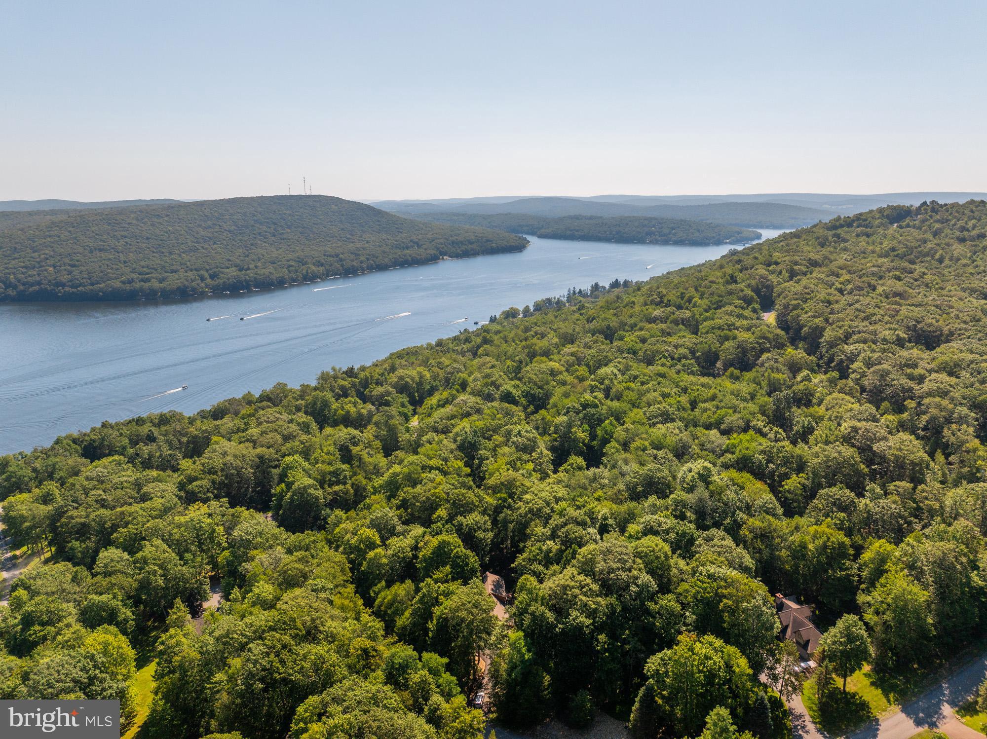 425 MOUNTAINVIEW DRIVE