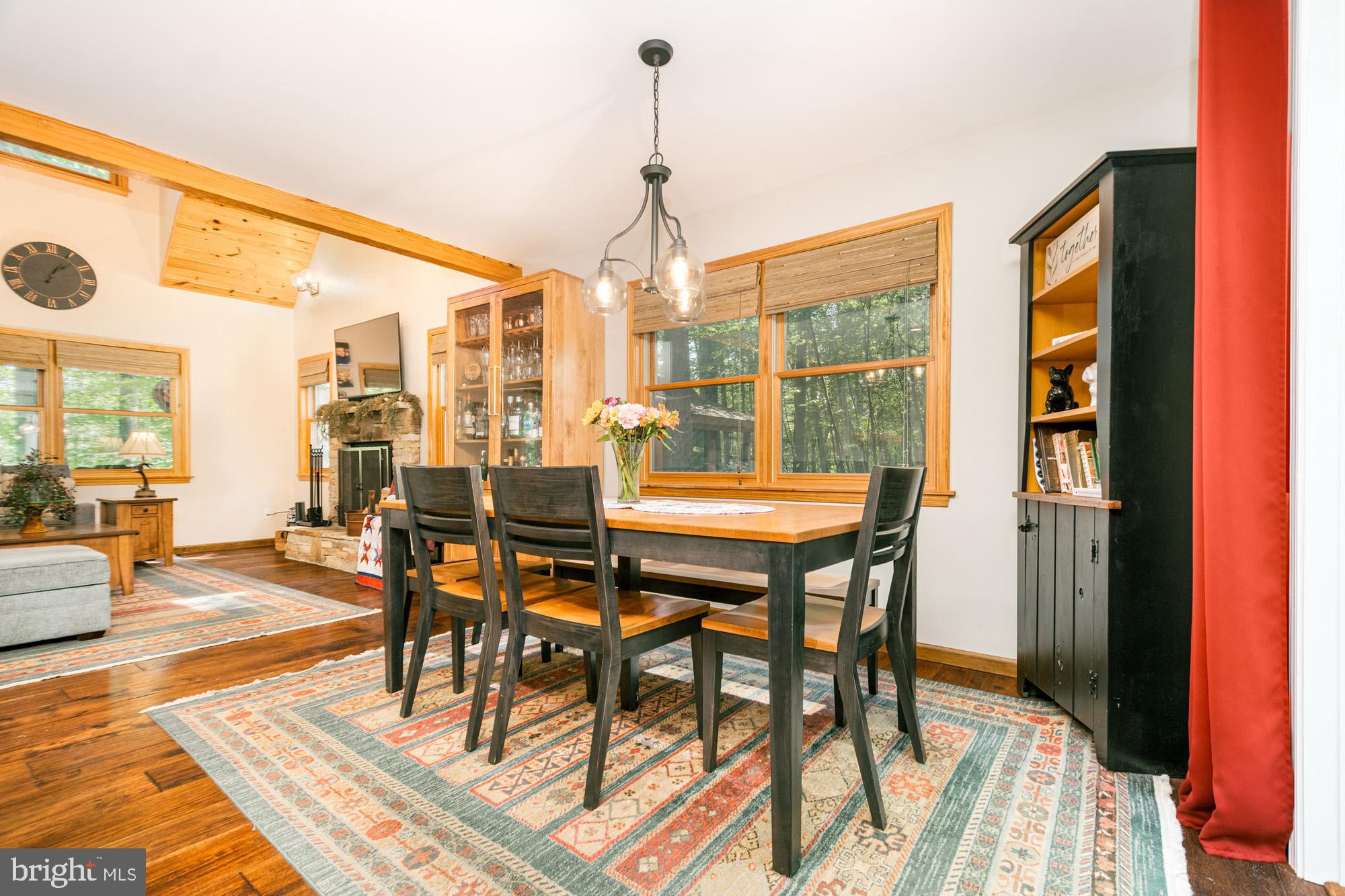 425 MOUNTAINVIEW DRIVE