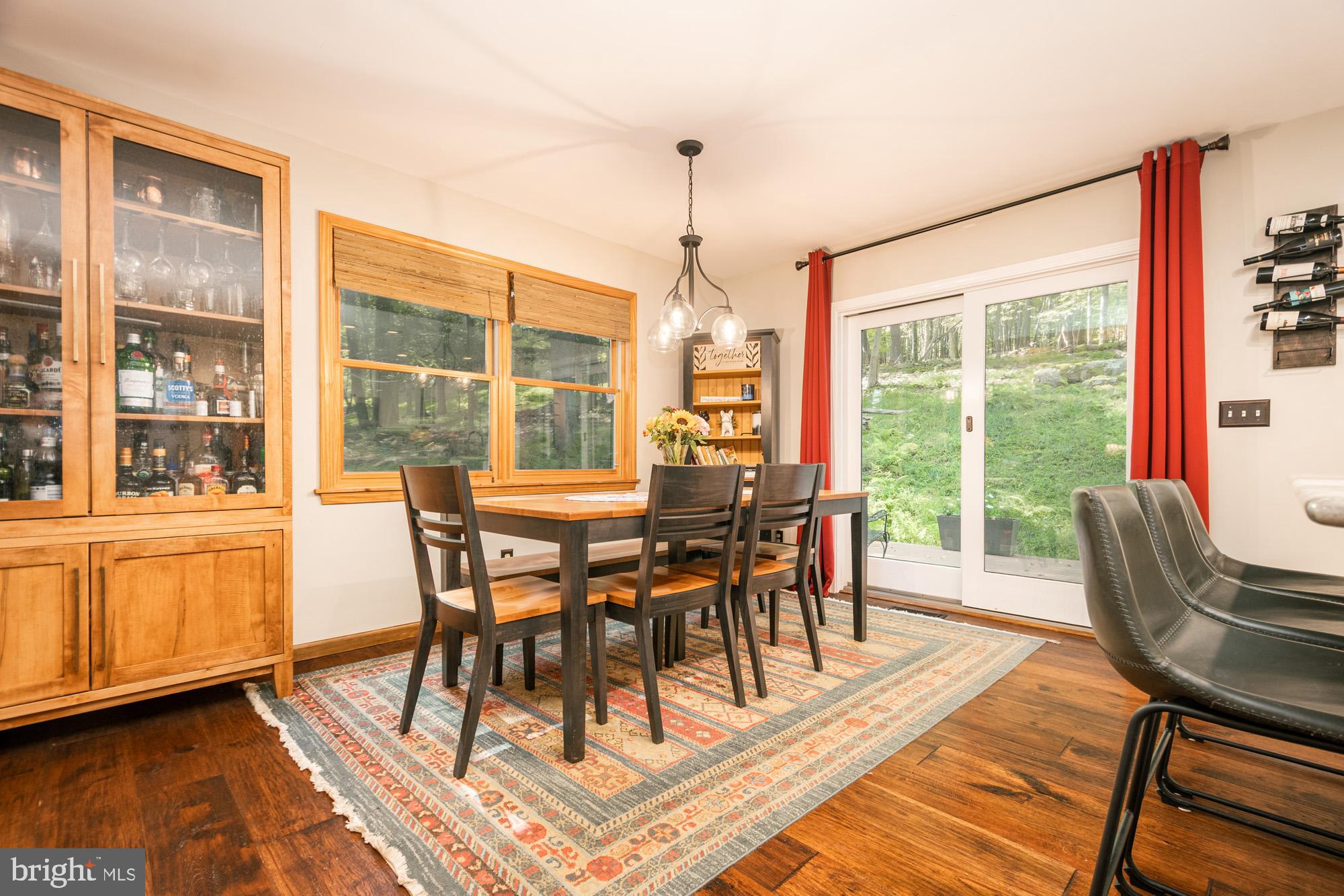 425 MOUNTAINVIEW DRIVE