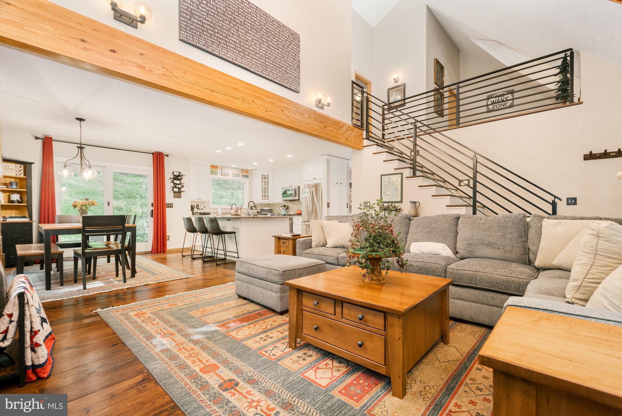 425 MOUNTAINVIEW DRIVE