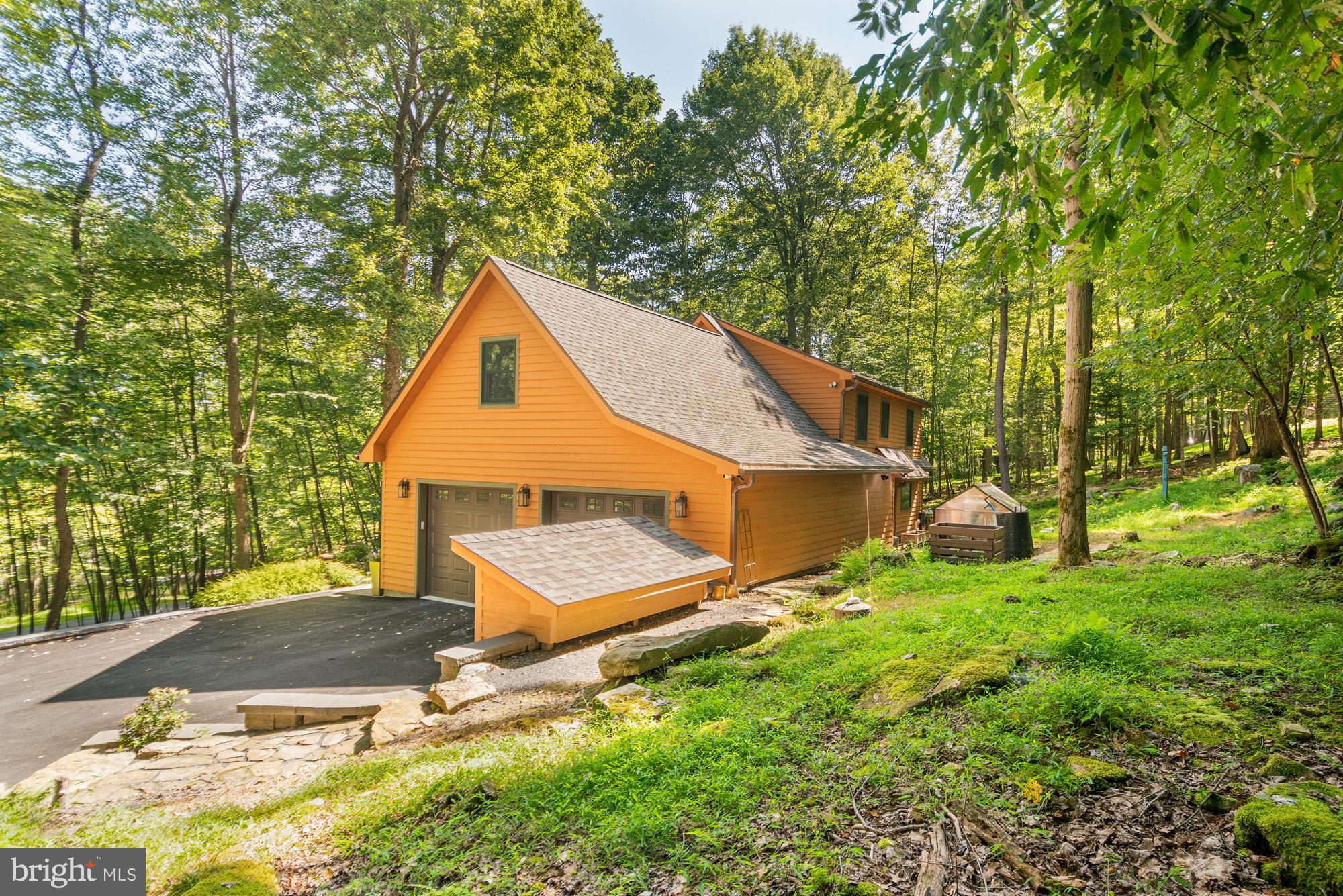 425 MOUNTAINVIEW DRIVE