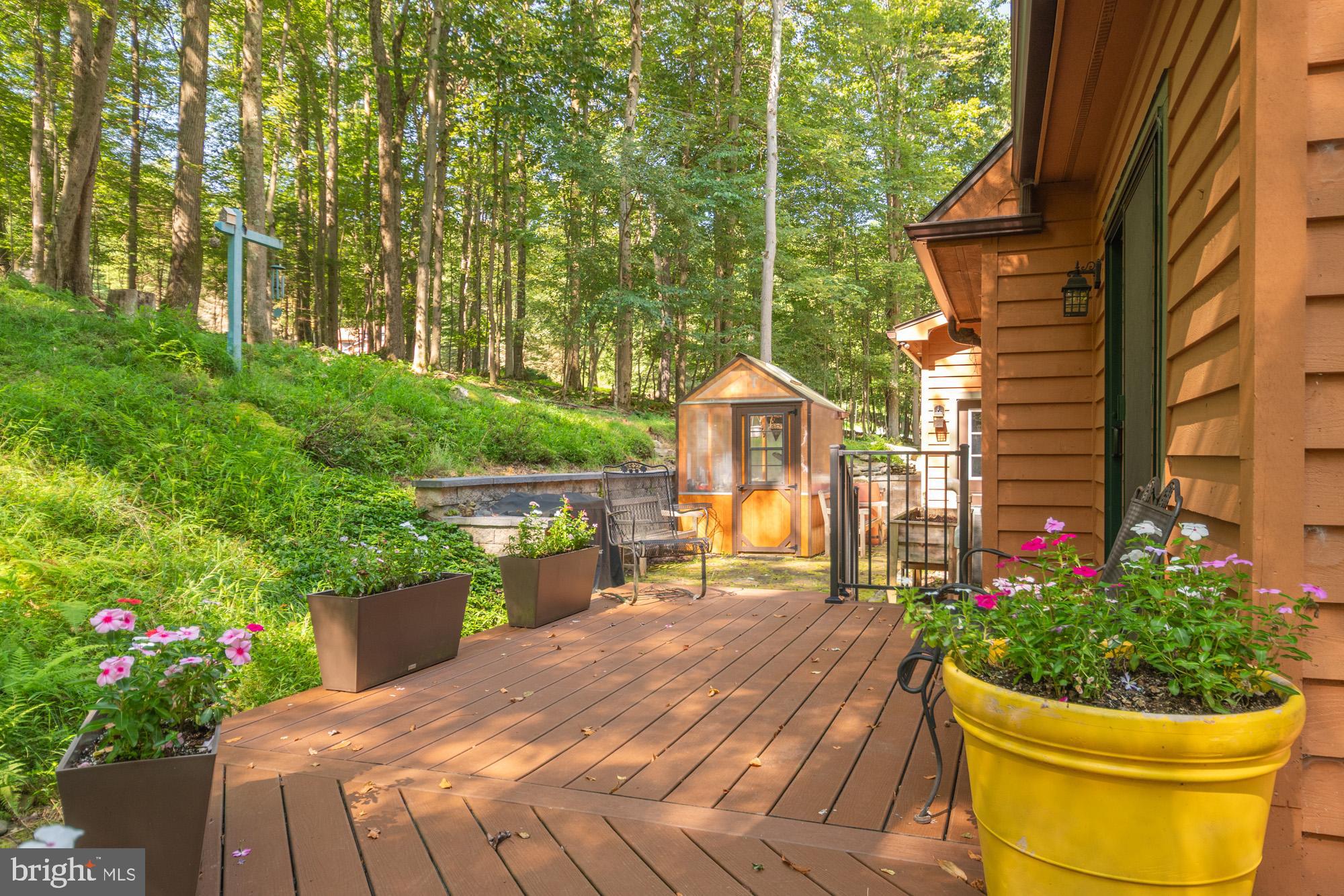 425 MOUNTAINVIEW DRIVE