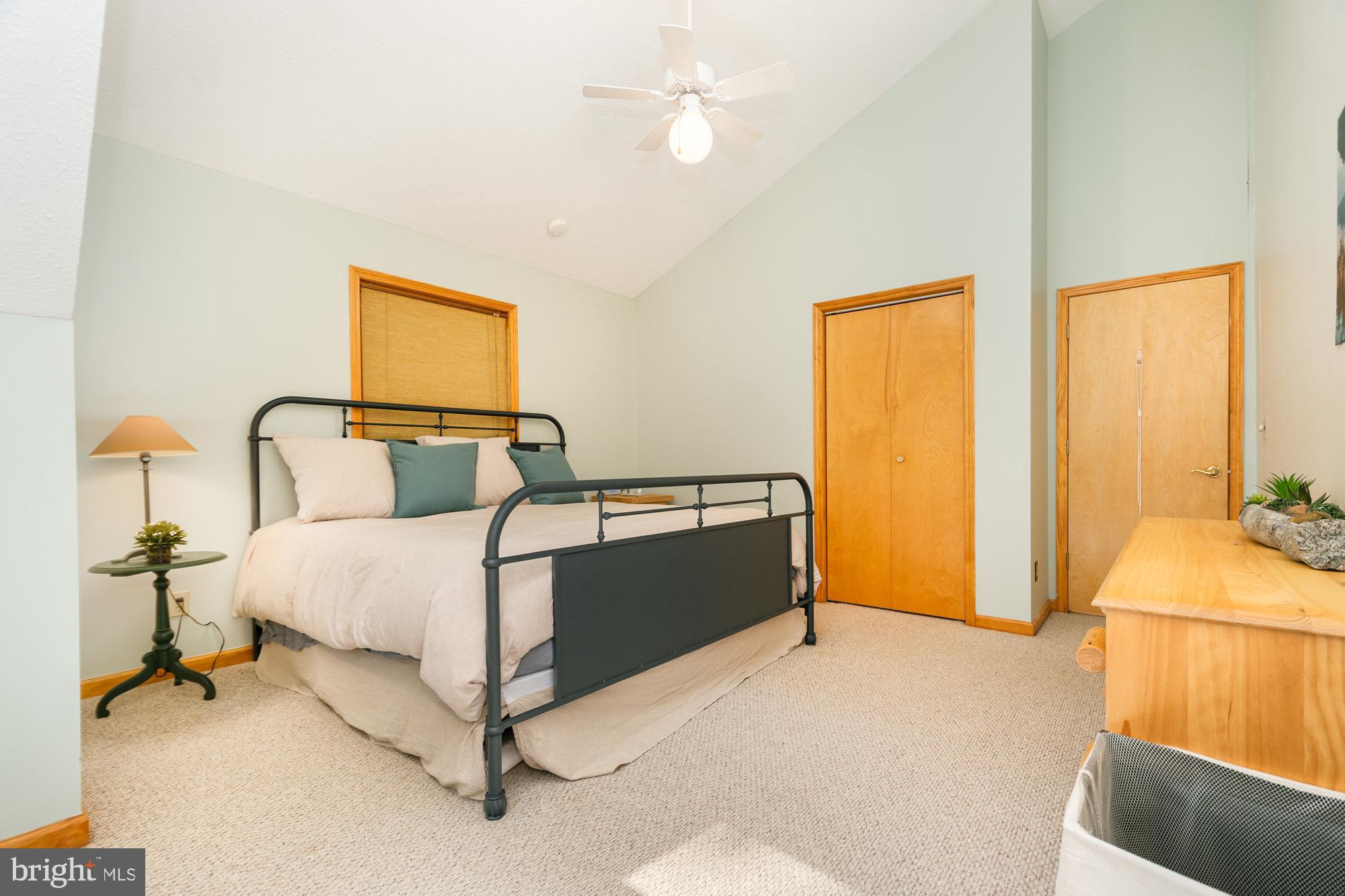 425 MOUNTAINVIEW DRIVE