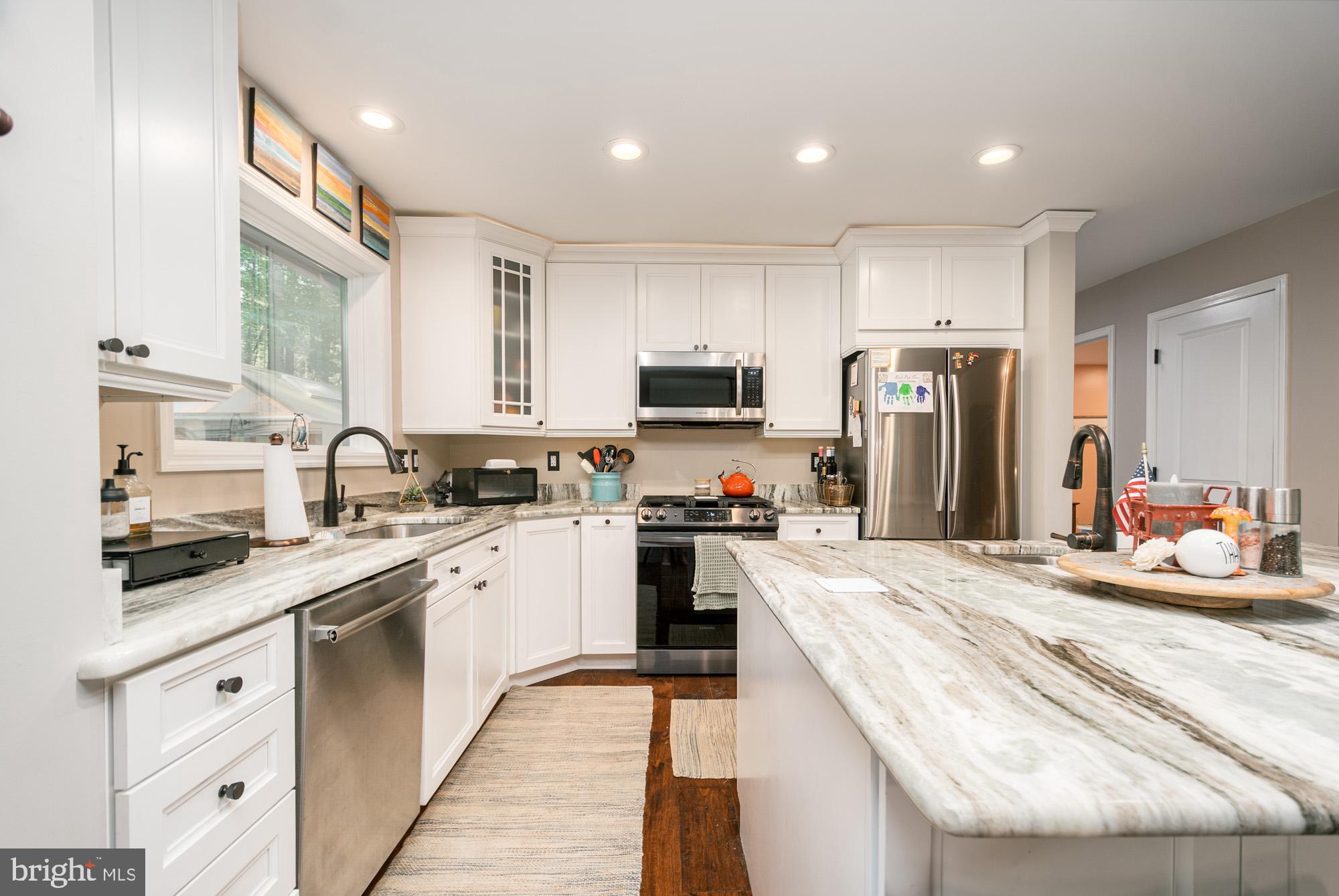 425 MOUNTAINVIEW DRIVE