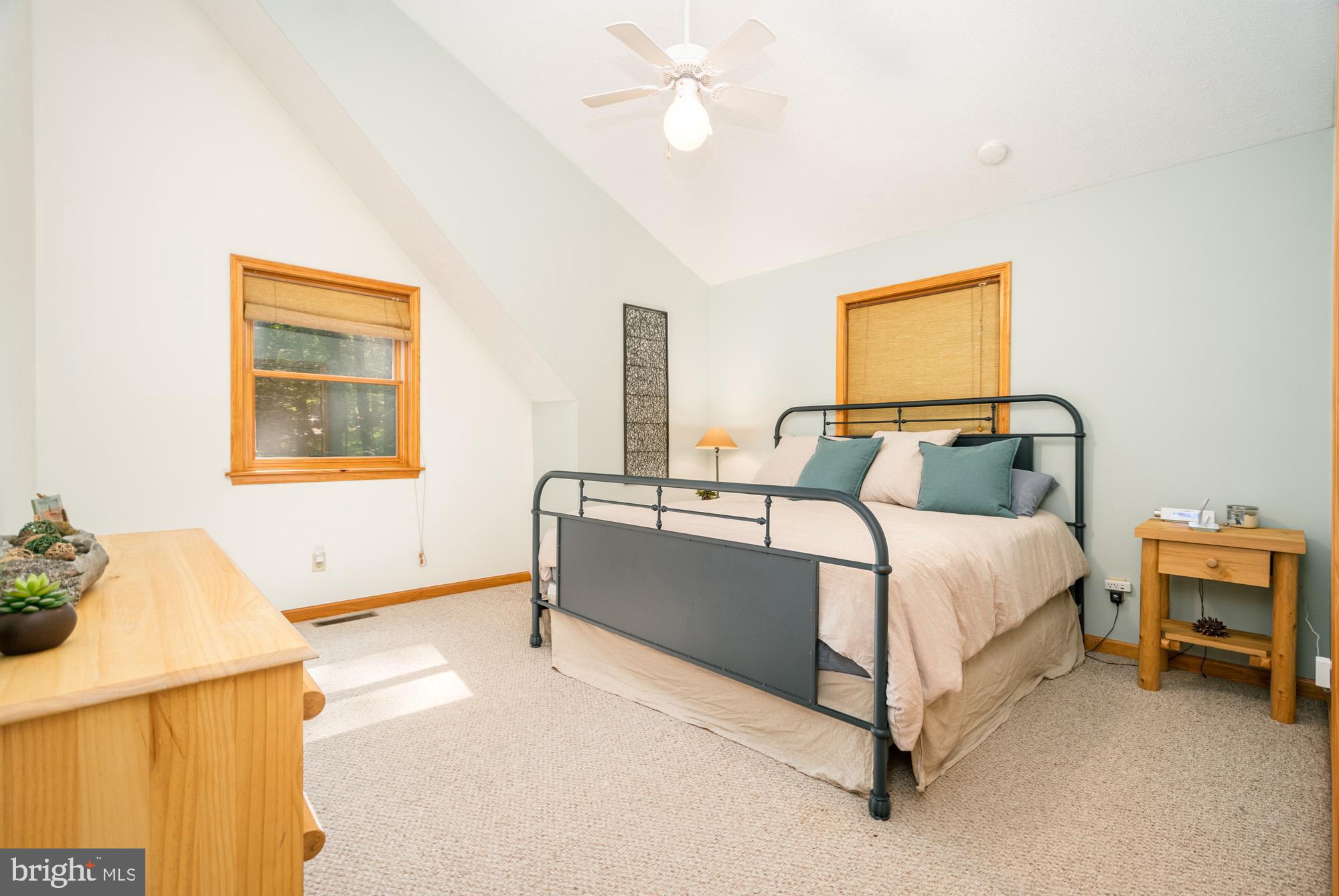 425 MOUNTAINVIEW DRIVE