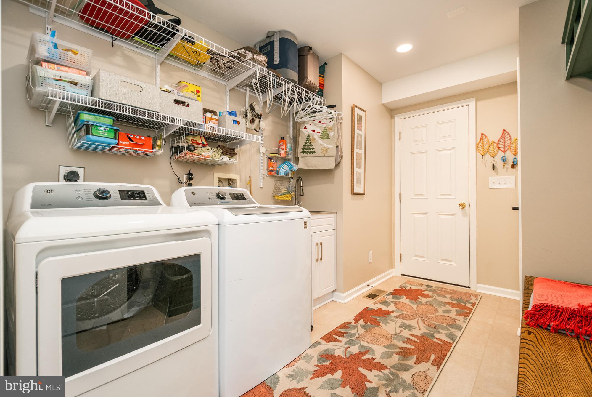 425 MOUNTAINVIEW DRIVE