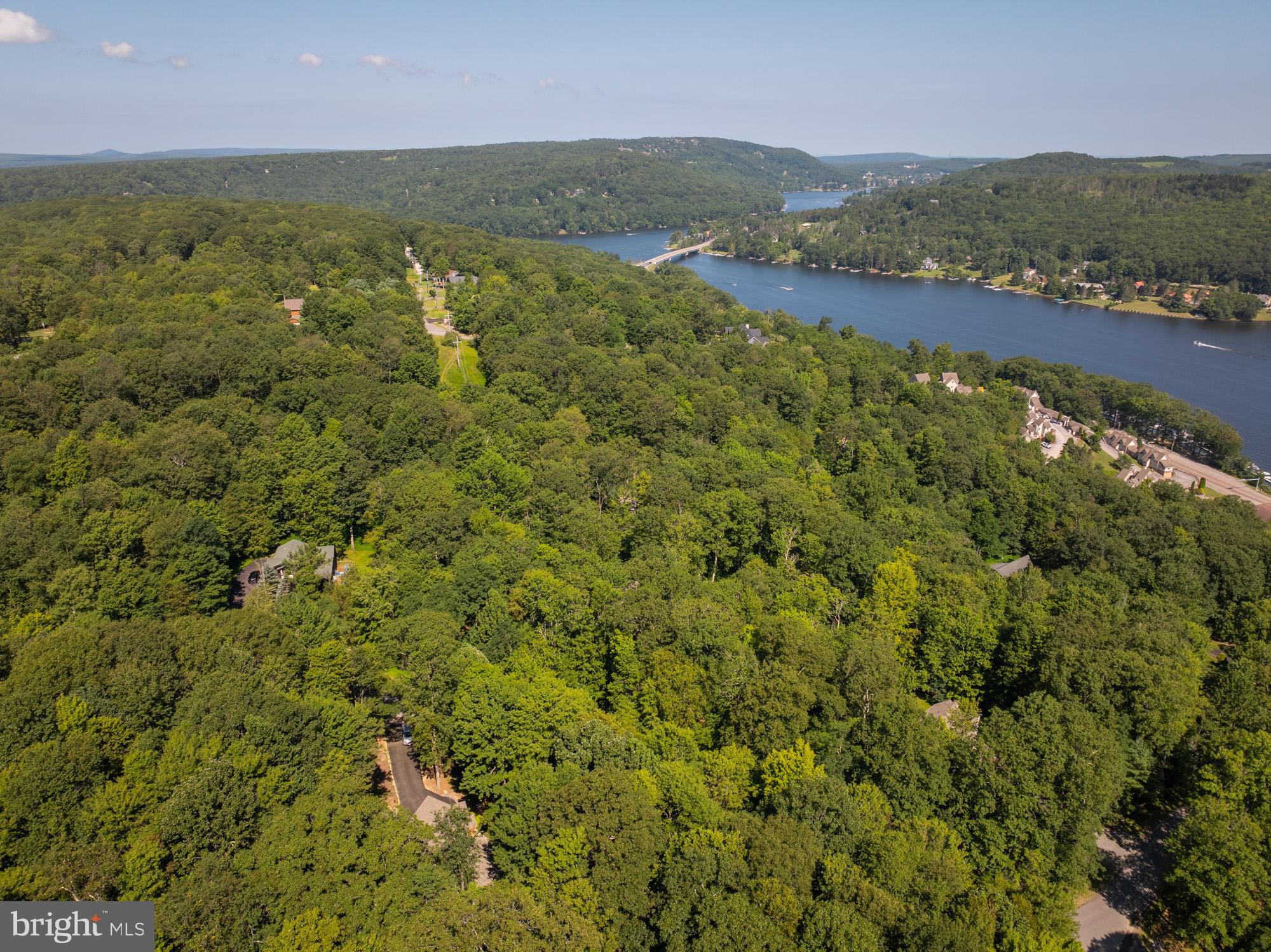 425 MOUNTAINVIEW DRIVE