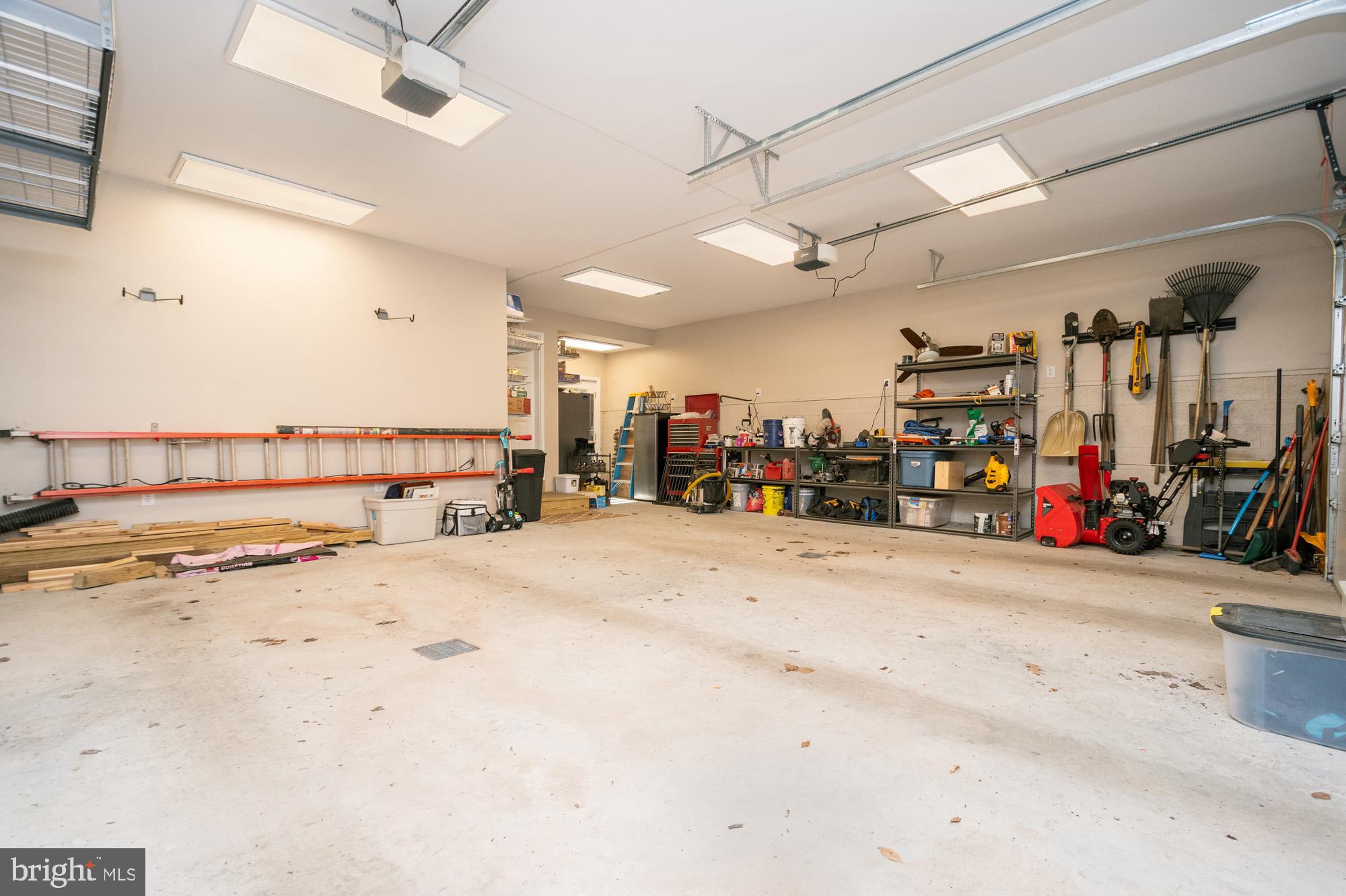 425 MOUNTAINVIEW DRIVE