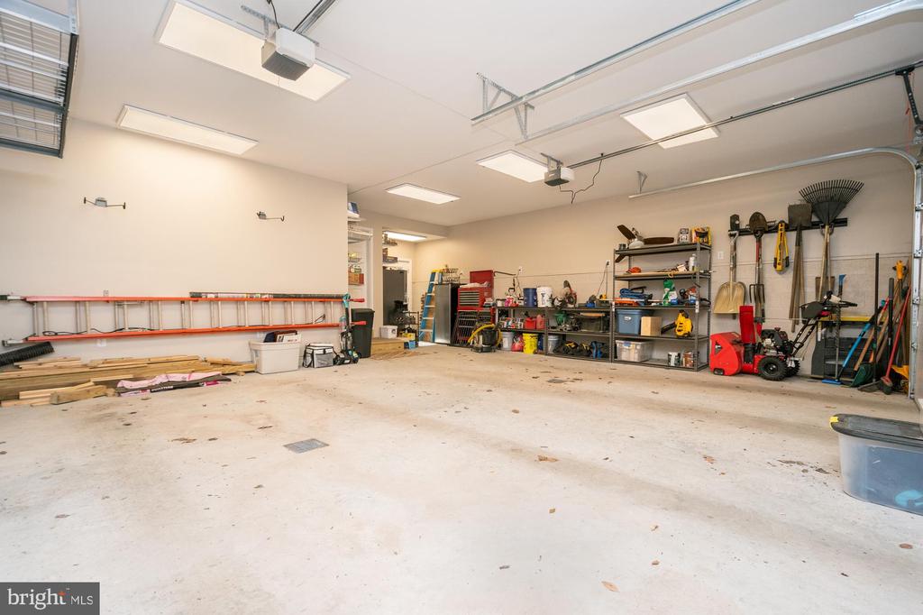 425 MOUNTAINVIEW DRIVE
