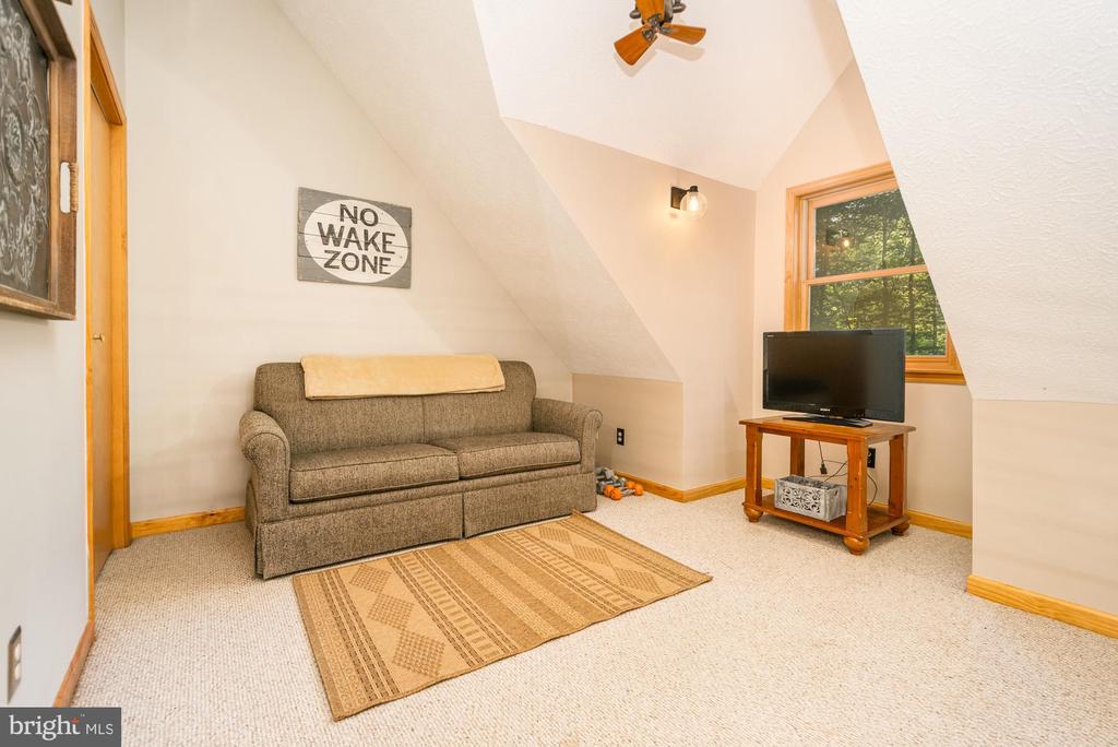 425 MOUNTAINVIEW DRIVE