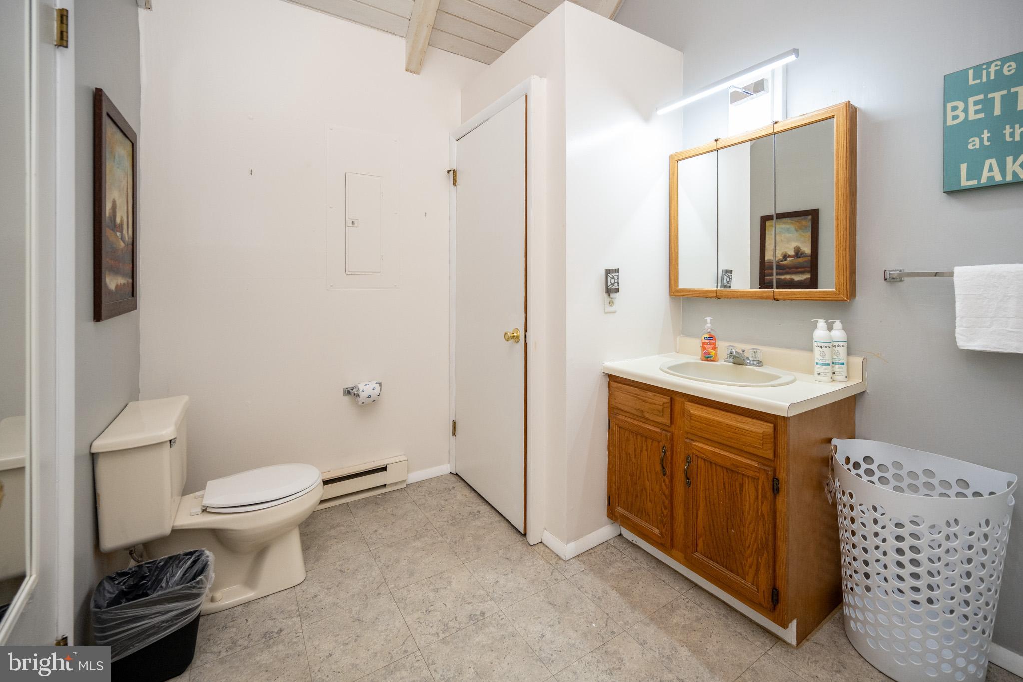 36 JEFFREY LANE 6B