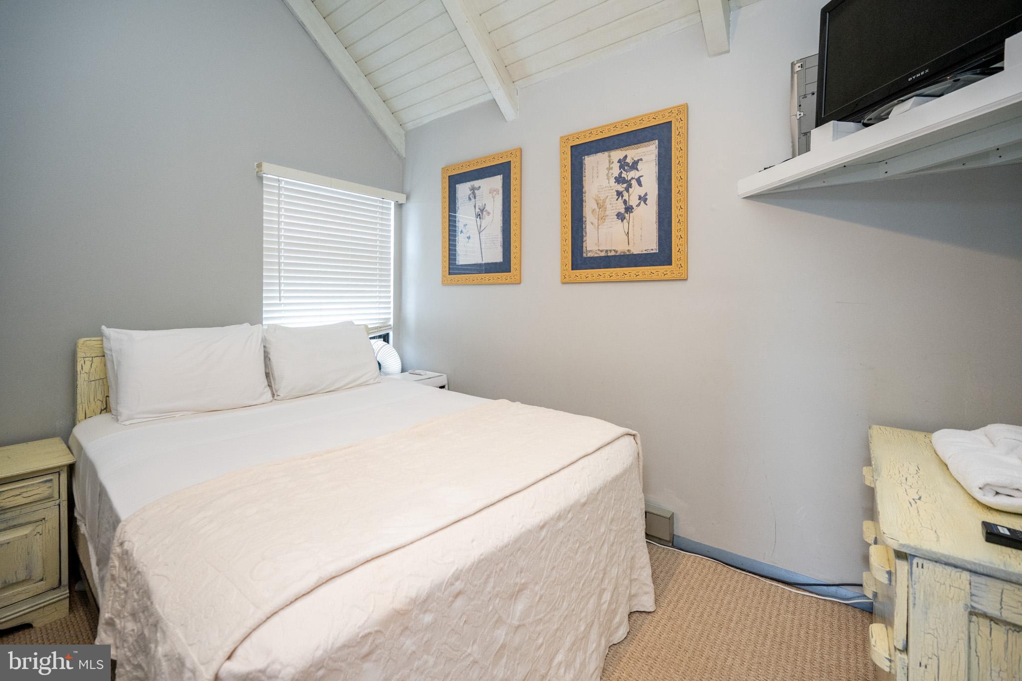 36 JEFFREY LANE 6B