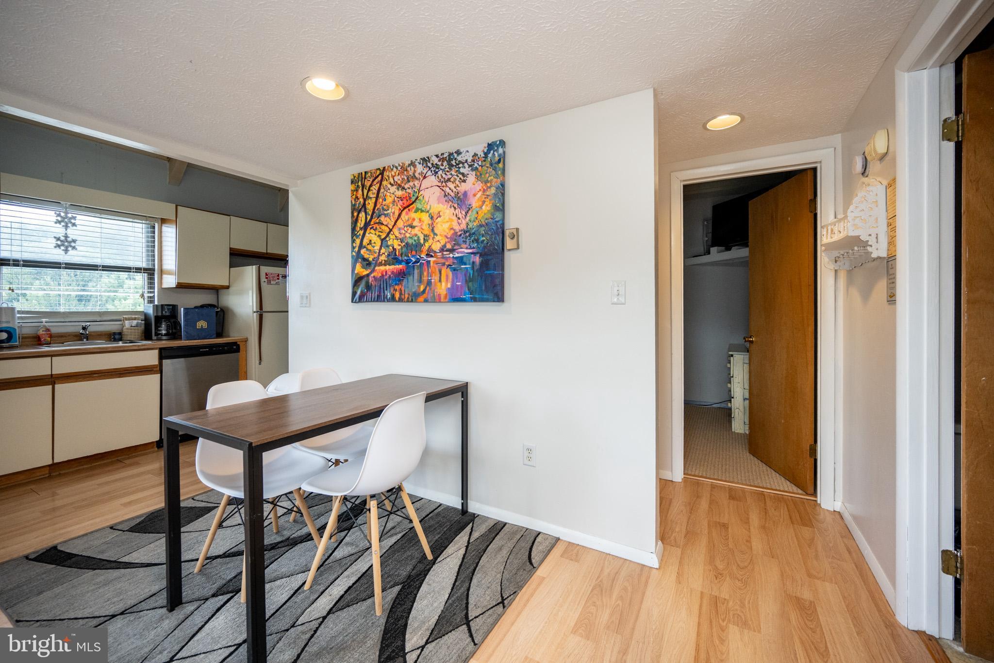 36 JEFFREY LANE 6B
