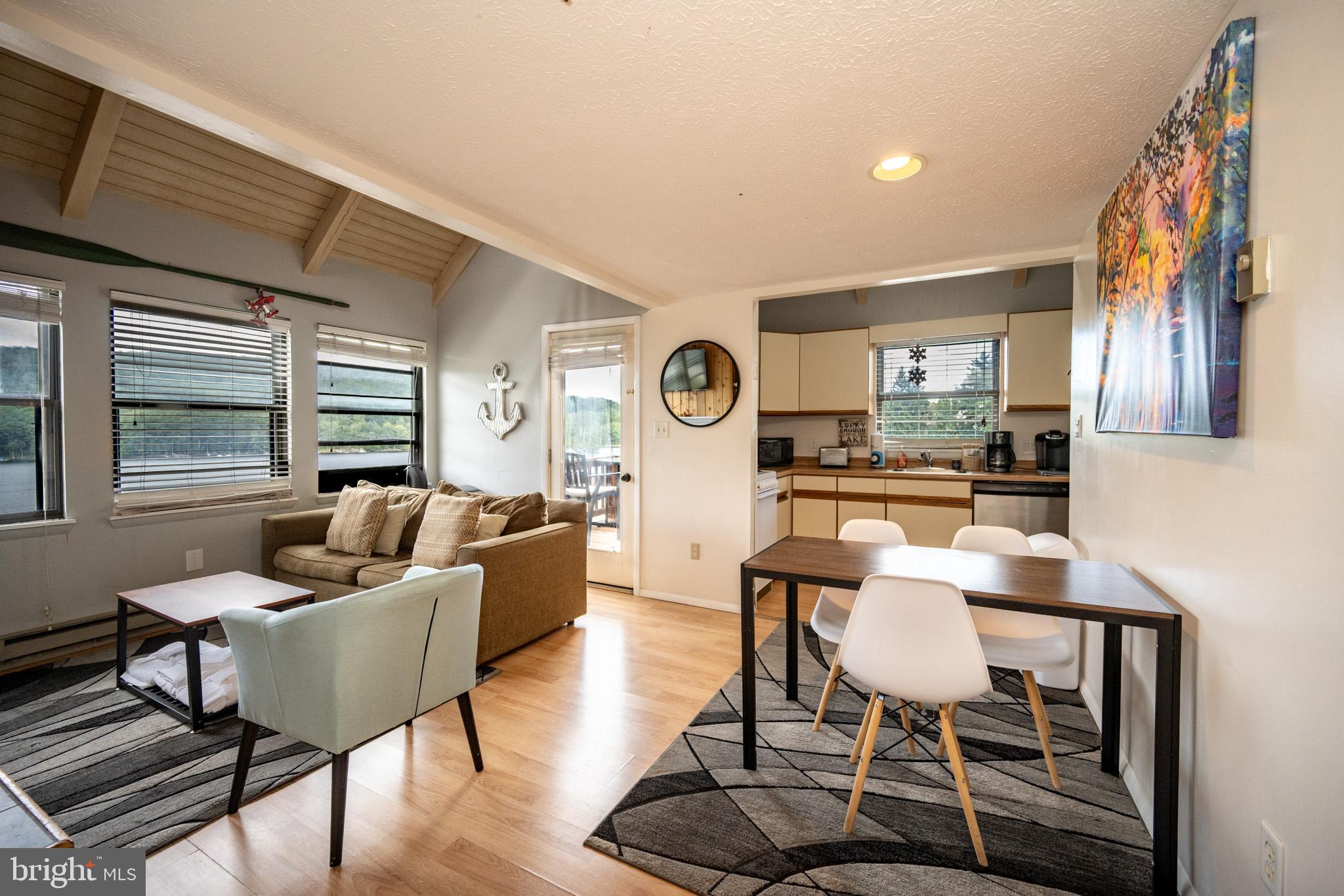 36 JEFFREY LANE 6B
