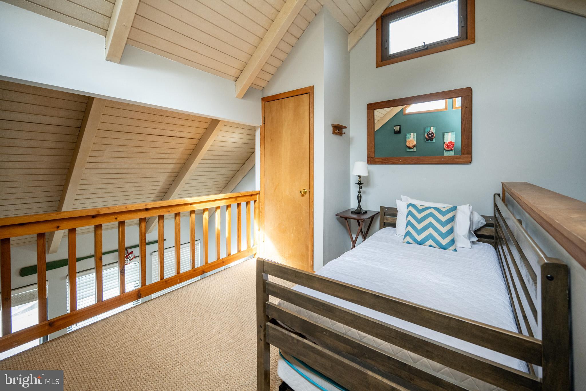 36 JEFFREY LANE 6B
