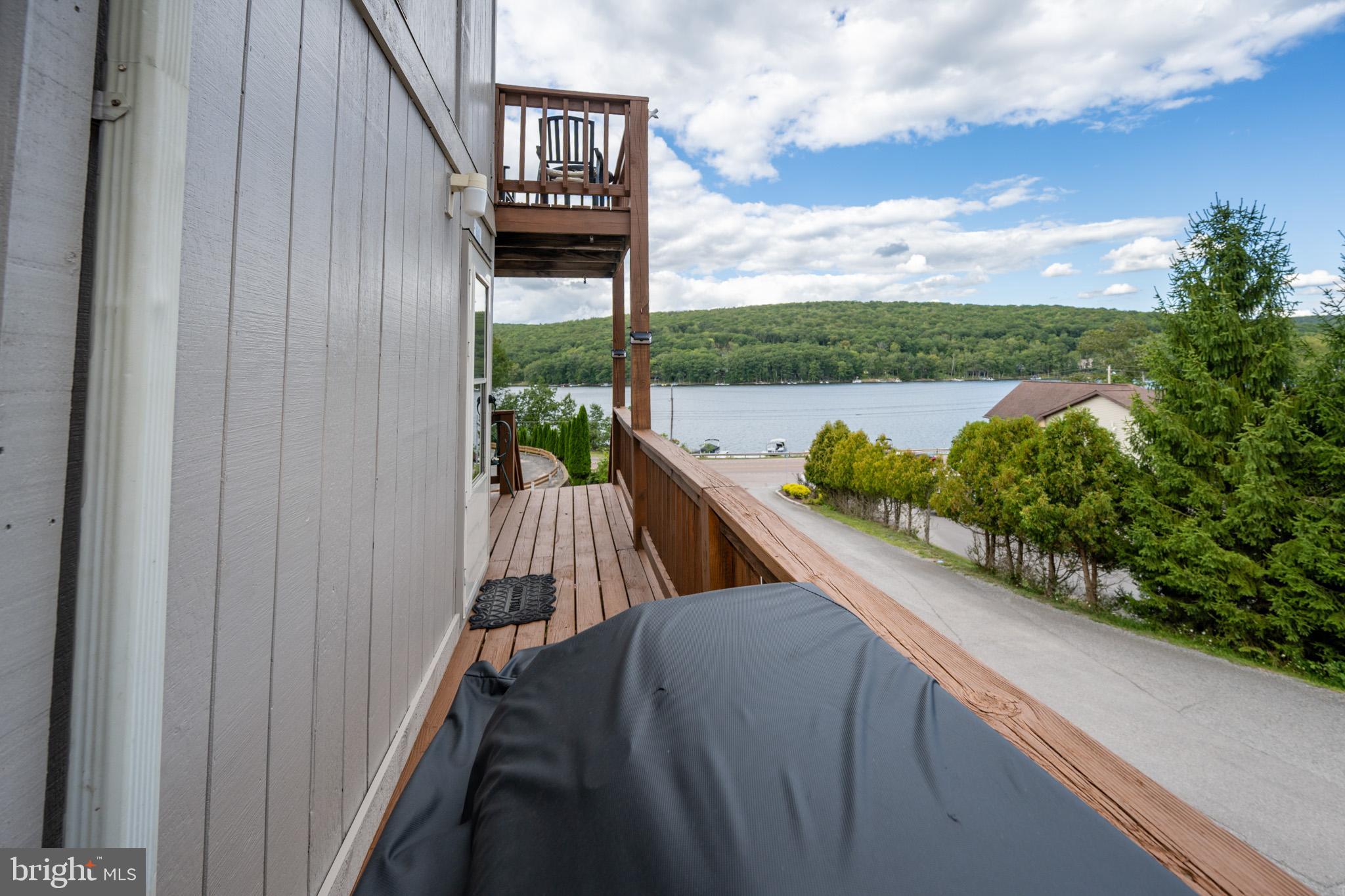 36 JEFFREY LANE 6B