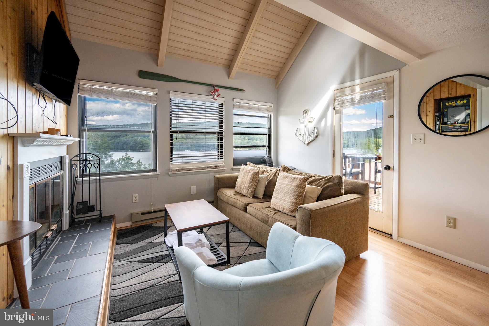 36 JEFFREY LANE 6B