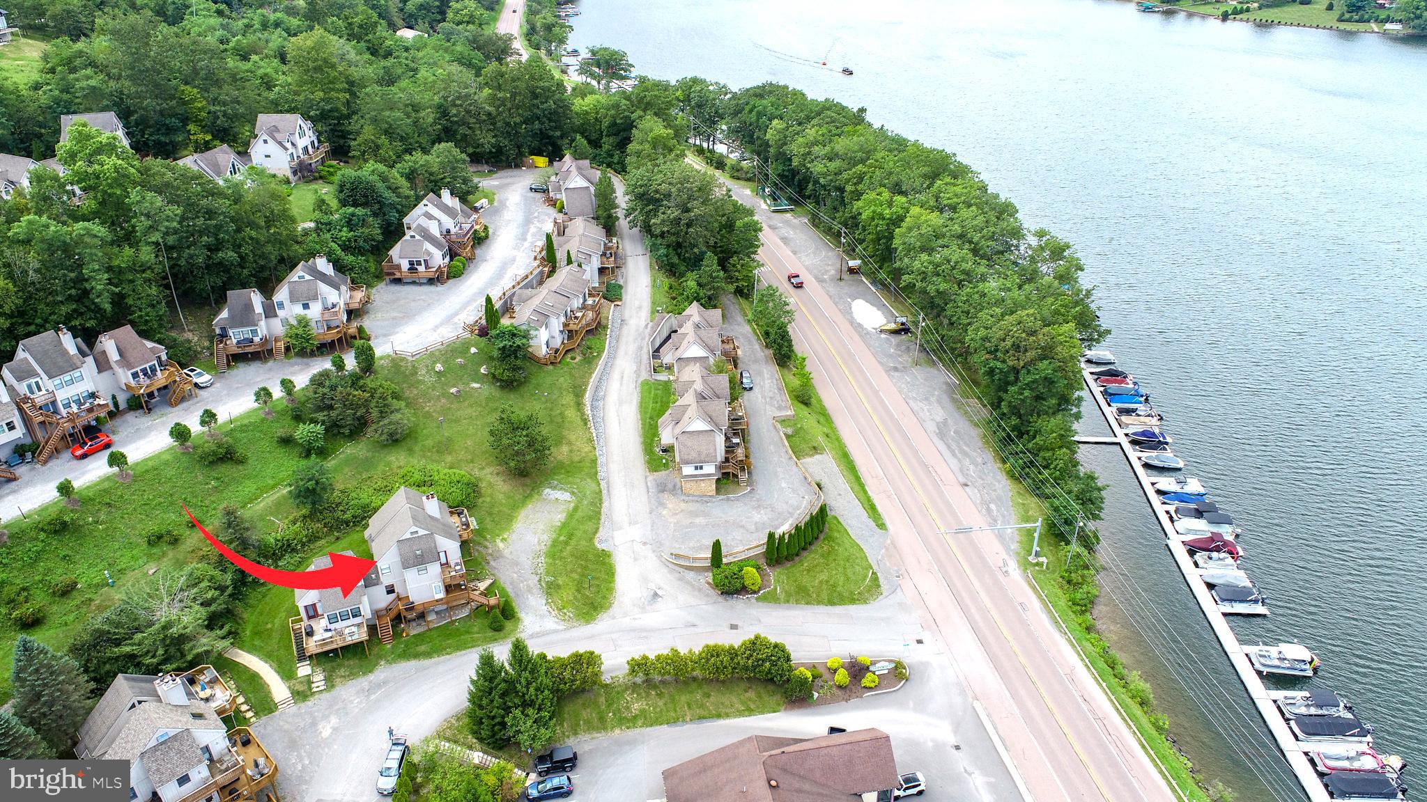 36 JEFFREY LANE 6B