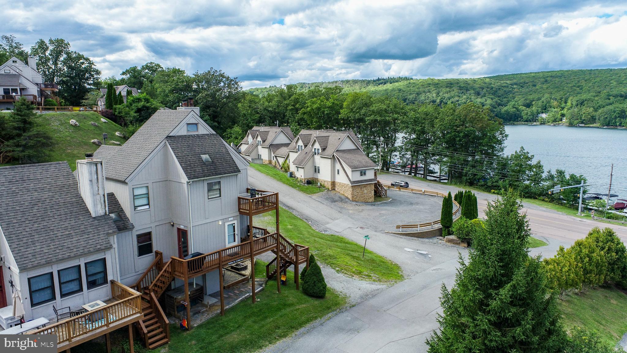 36 JEFFREY LANE 6B