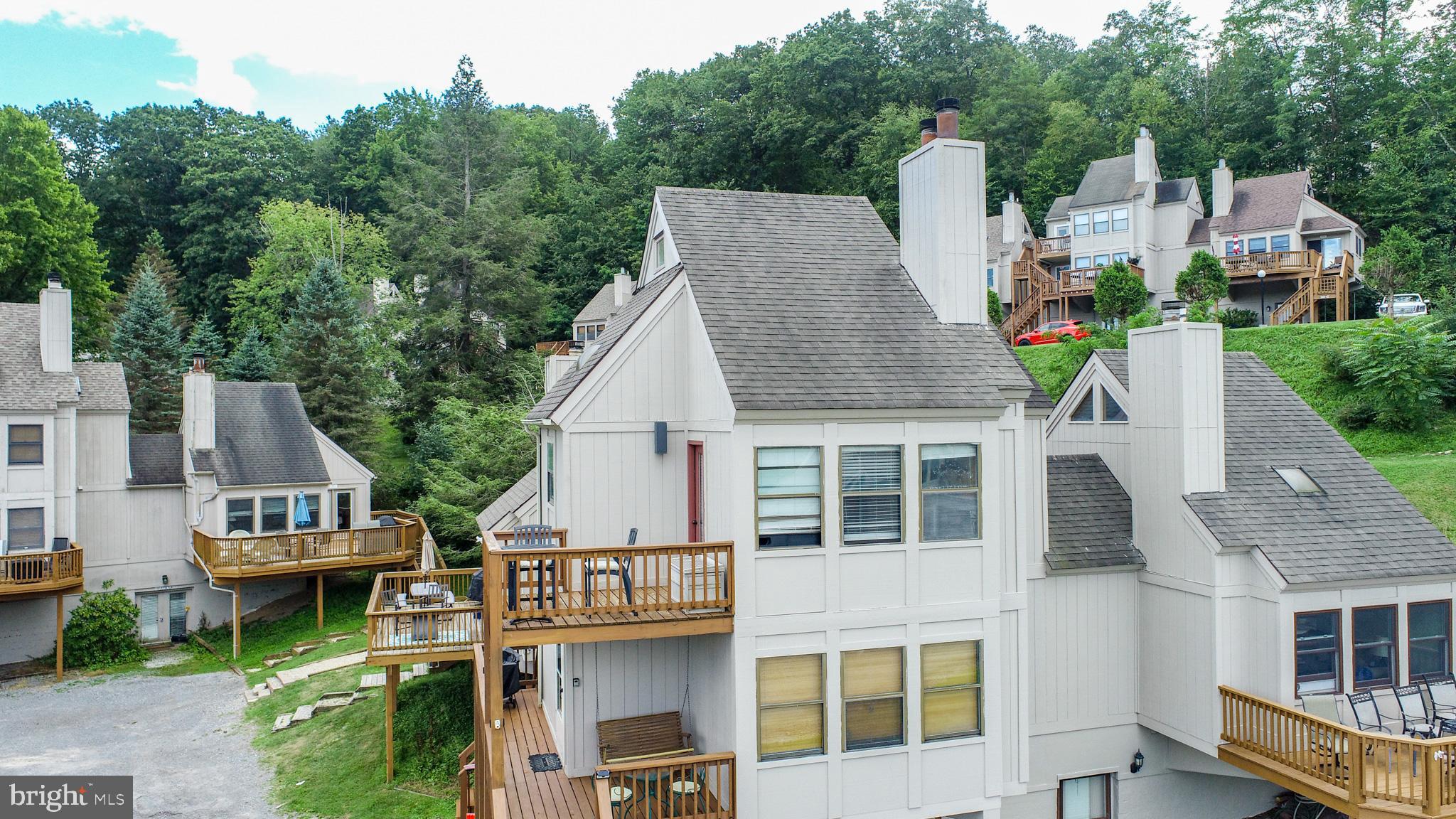 36 JEFFREY LANE 6B