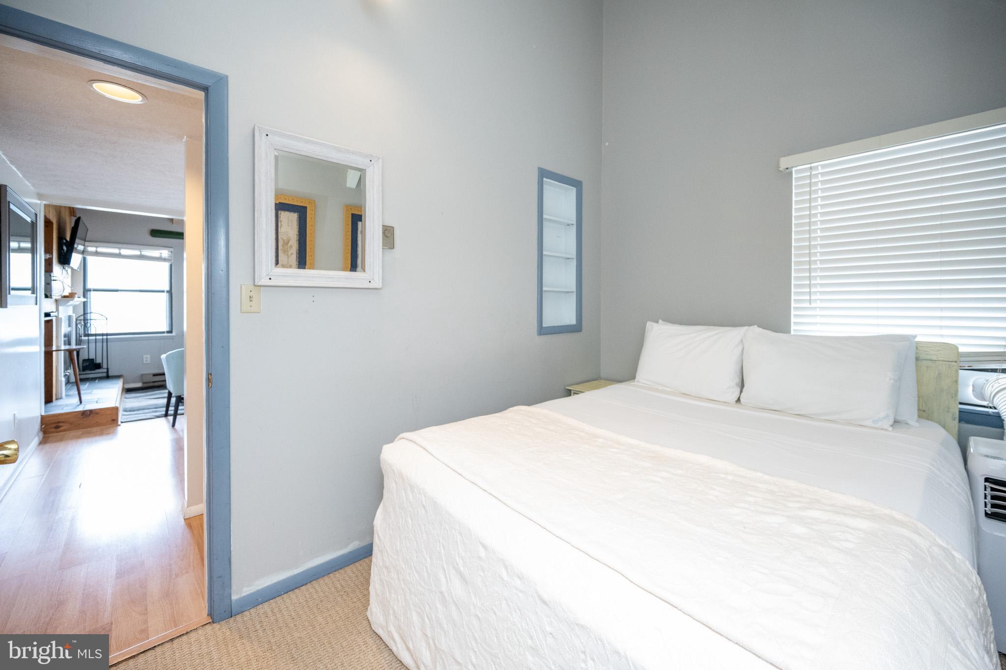 36 JEFFREY LANE 6B
