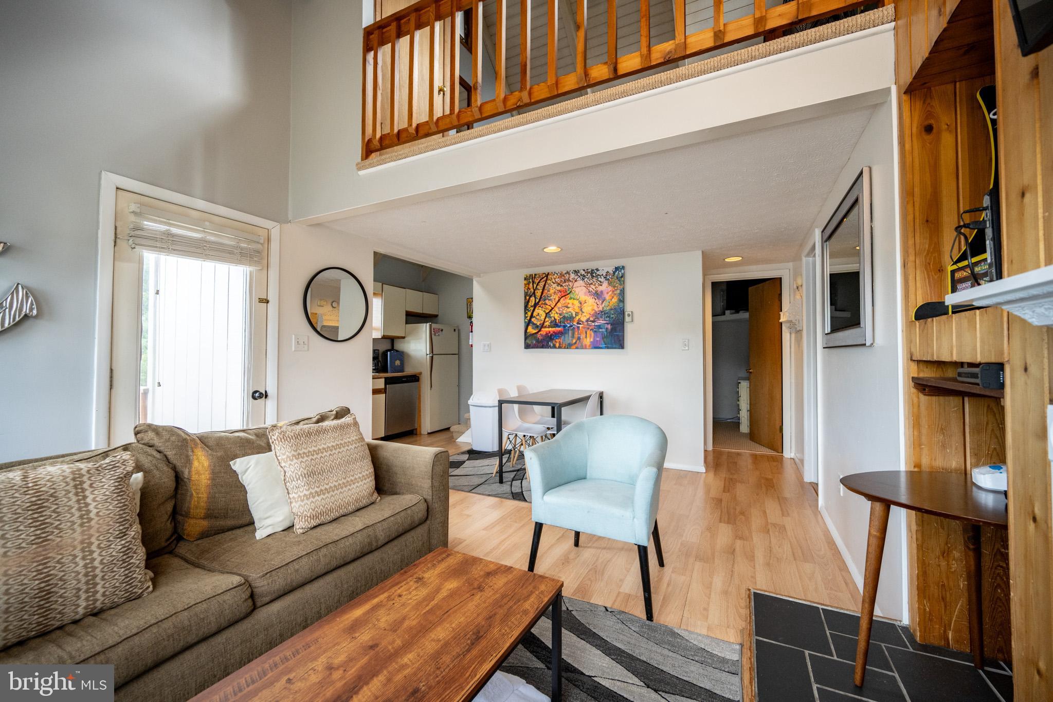 36 JEFFREY LANE 6B