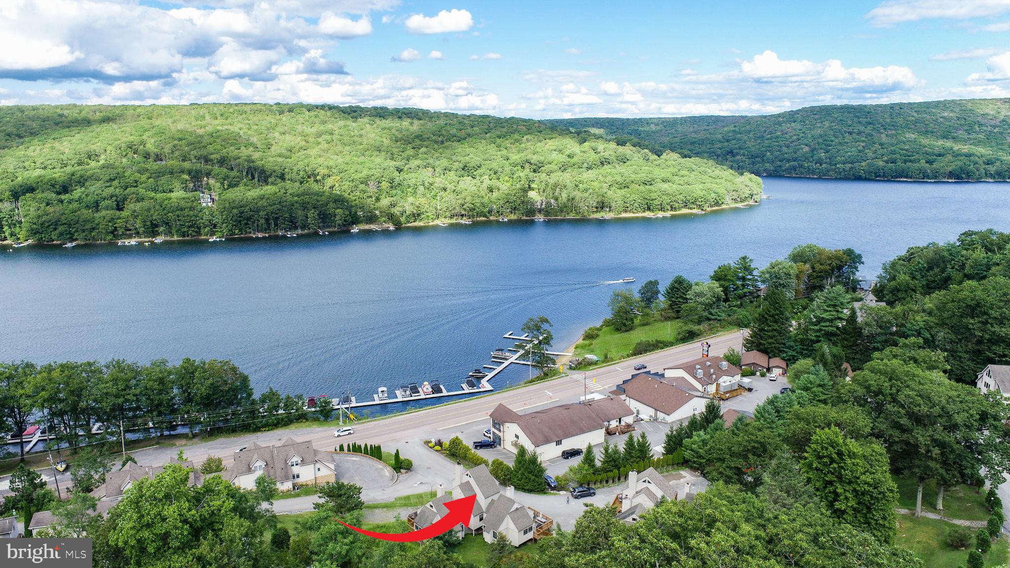 36 JEFFREY LANE 6B