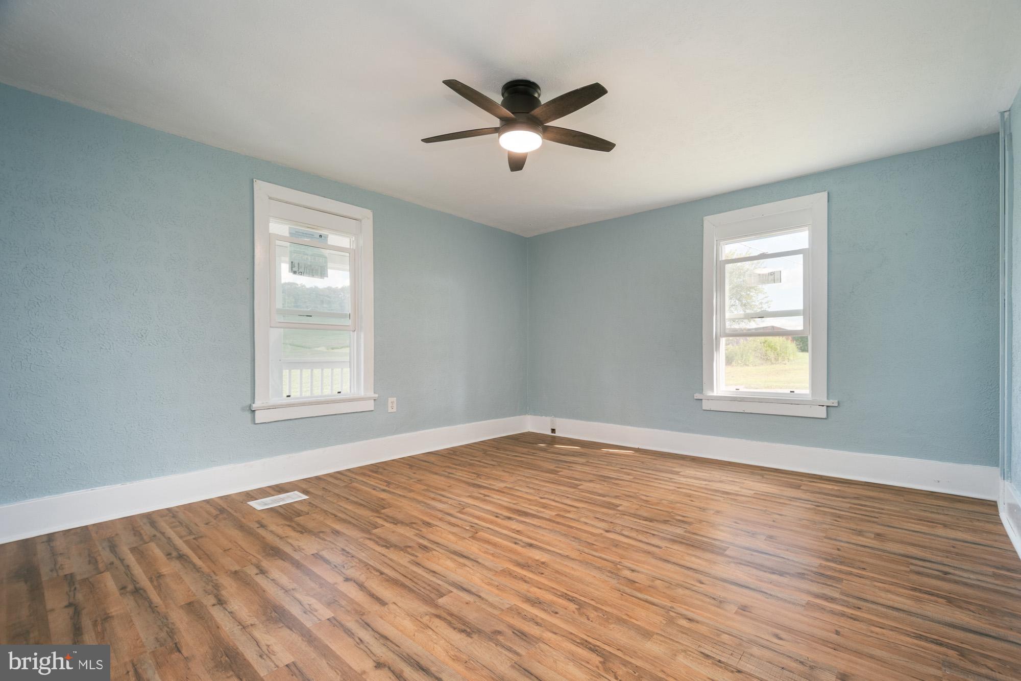 1040 OLD MORGANTOWN ROAD W